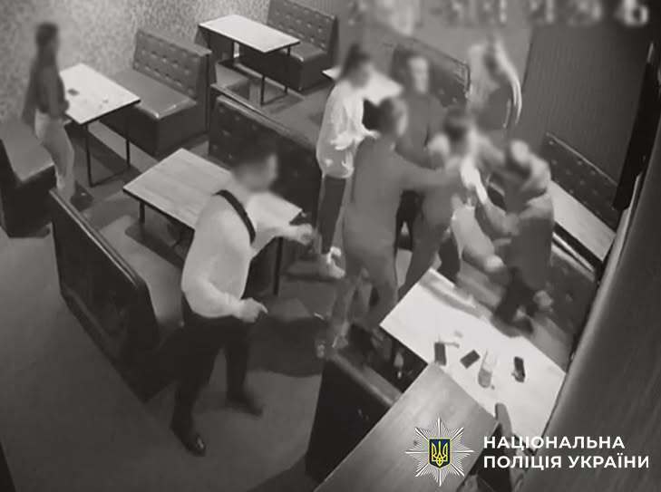 Почти три года был в розыске: в Киев экстрадировали подозреваемого в покушении на убийство
