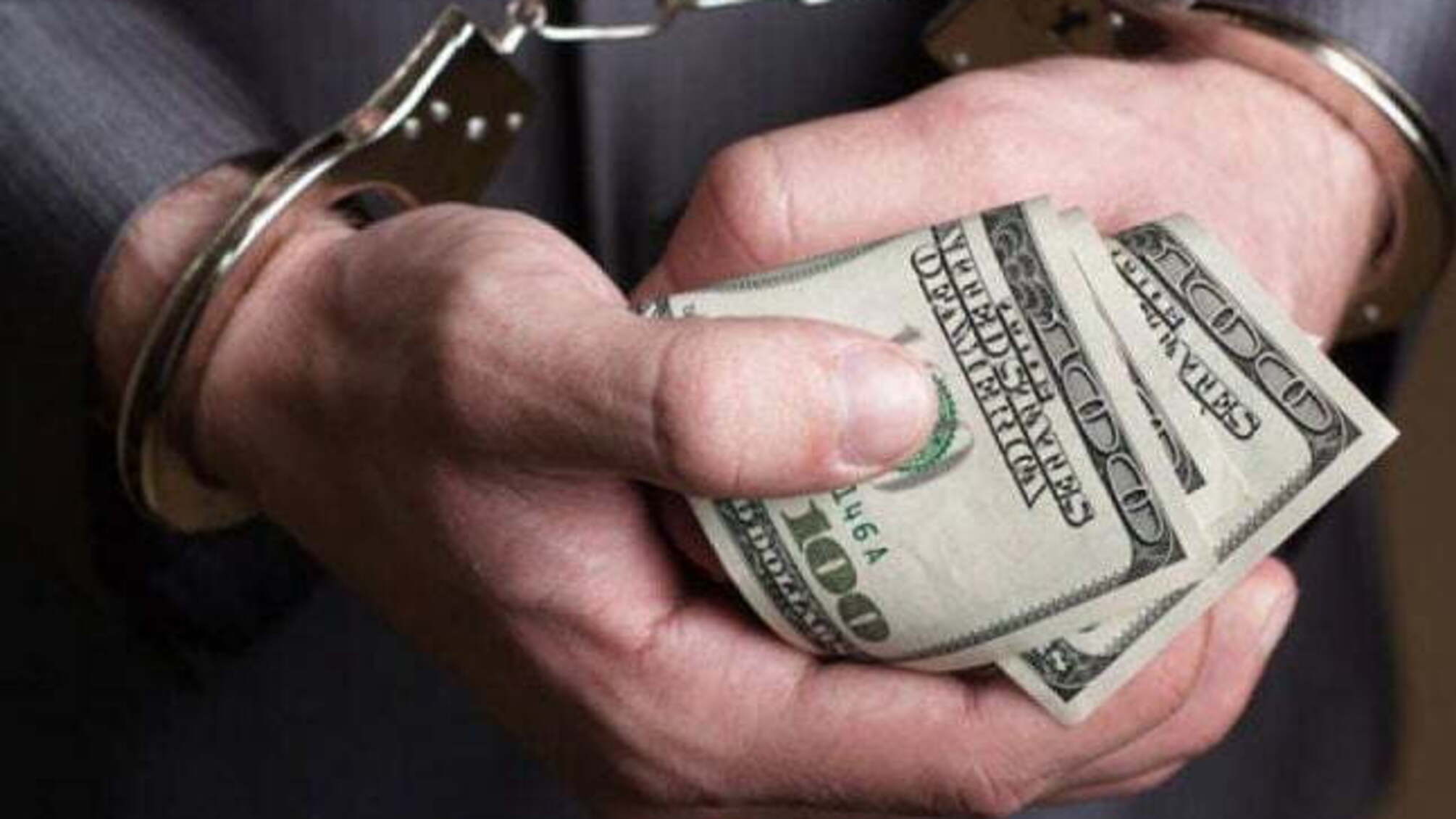 Сільського голову, упійманого на півмільйонному хабарі, судитимуть на Рівненщині