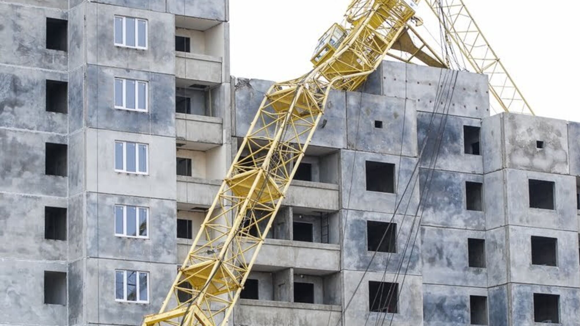 Юристам вдалося зупинити незаконне будівництво у Сумах та Івано-Франківську