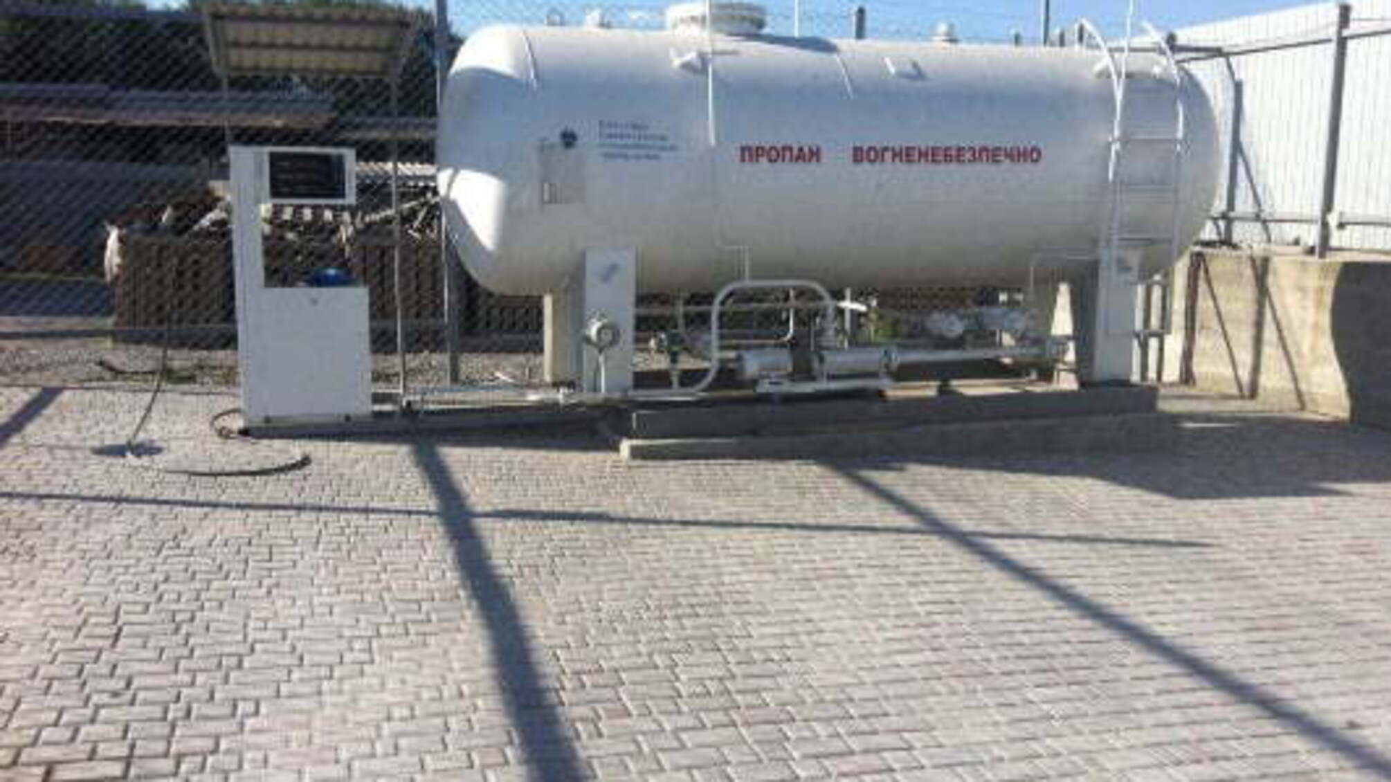 На Полтавщині припинили незаконну діяльність автозаправних газових комплексів