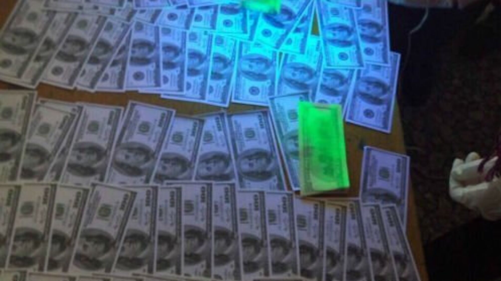 На Київщині голова сільради 'погорів' на 14 тис дол хабара