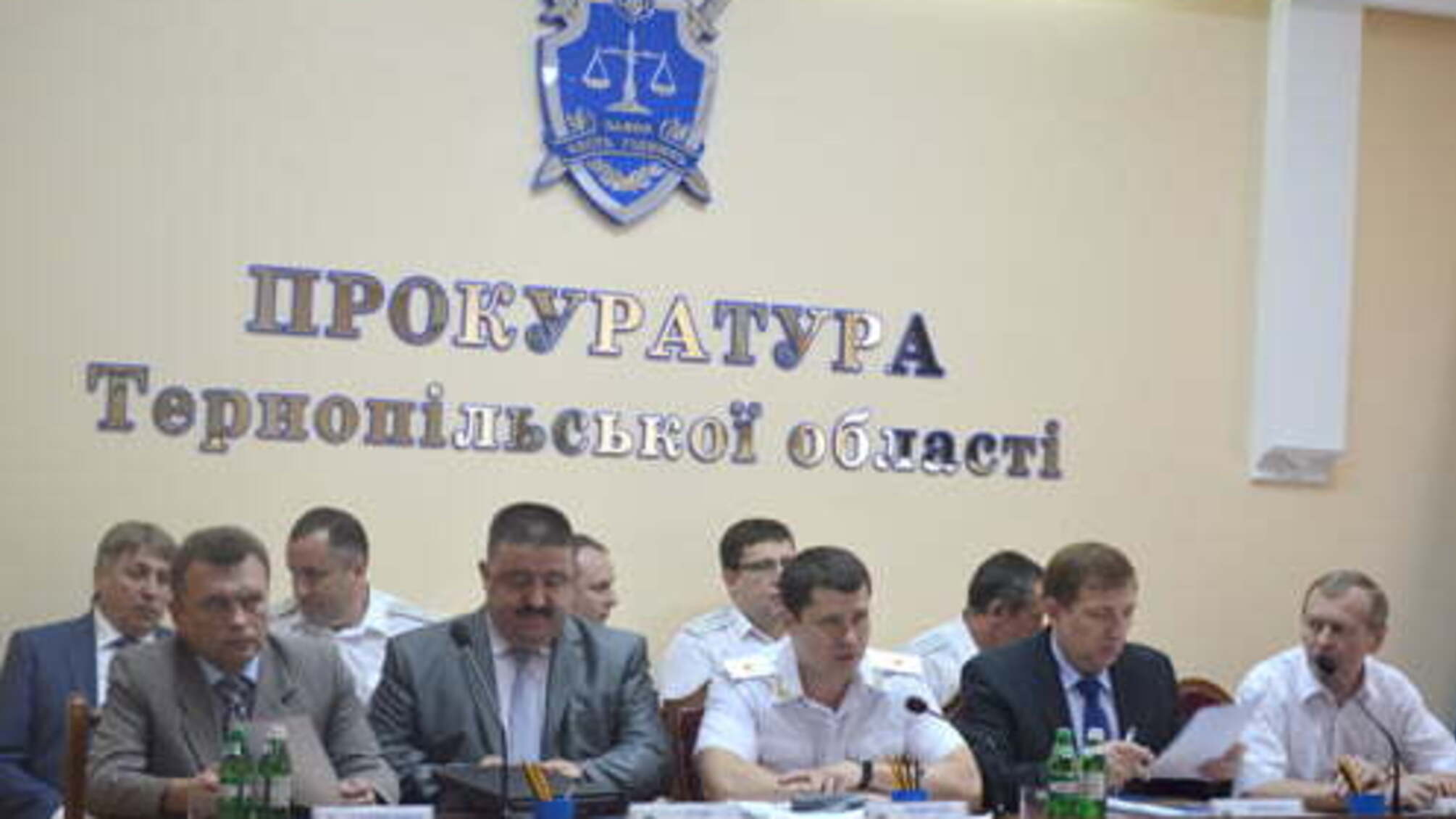 'Тернопільські прокурори' підуть під суд за вимагання хабара
