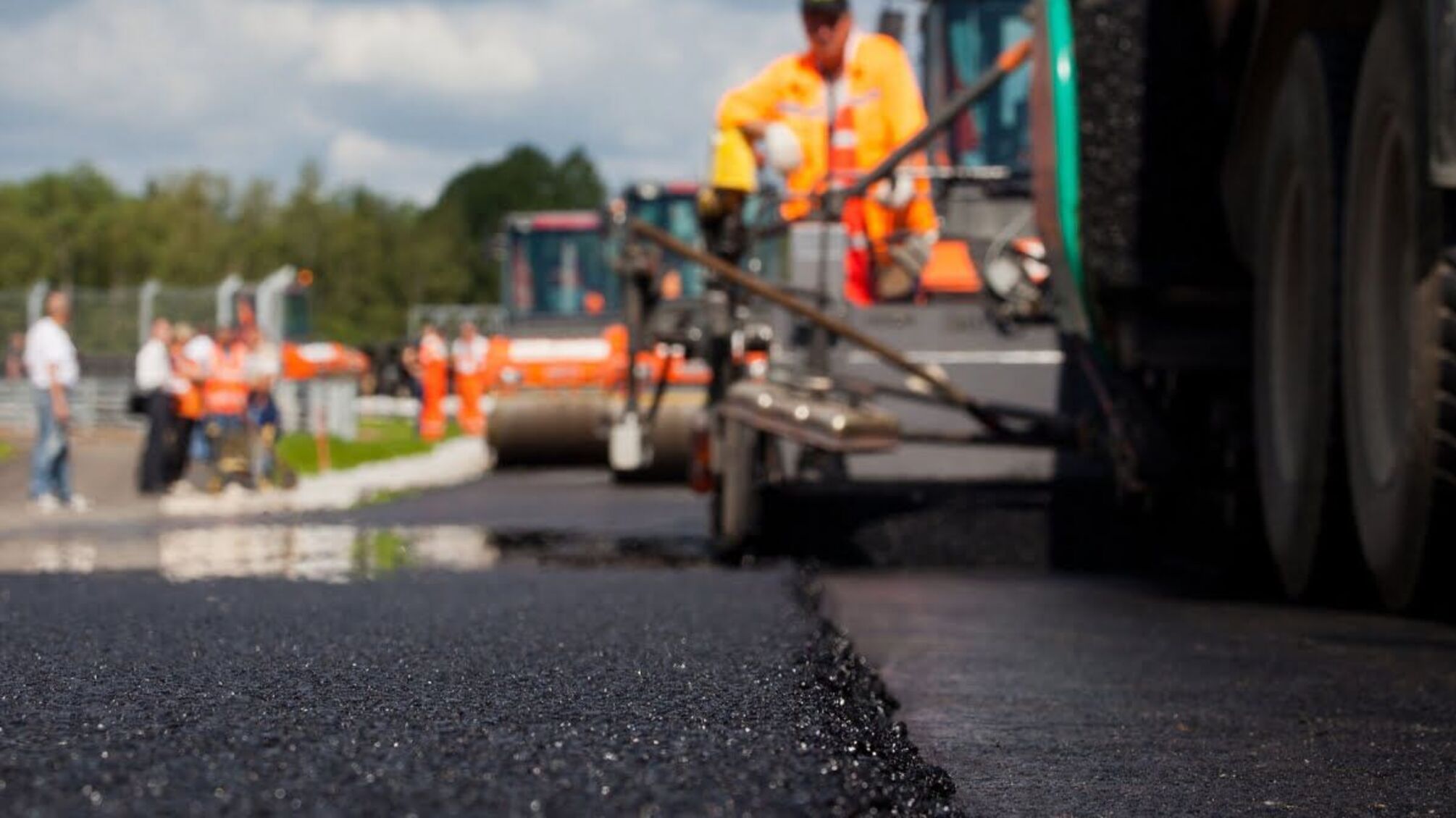 В Умані викрили компанію, яка в темну проводить будівельні роботи