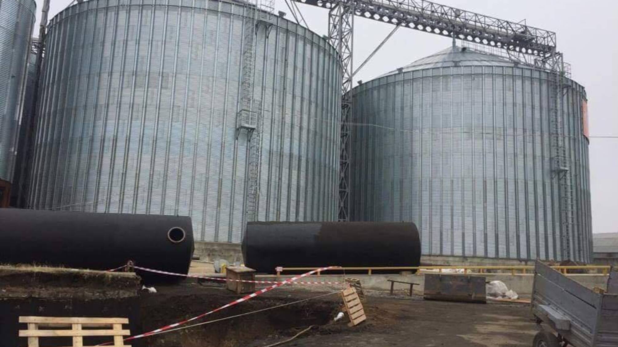 Активісти зафіксували незаконне будівництво на скандальному підприємстві в Умані