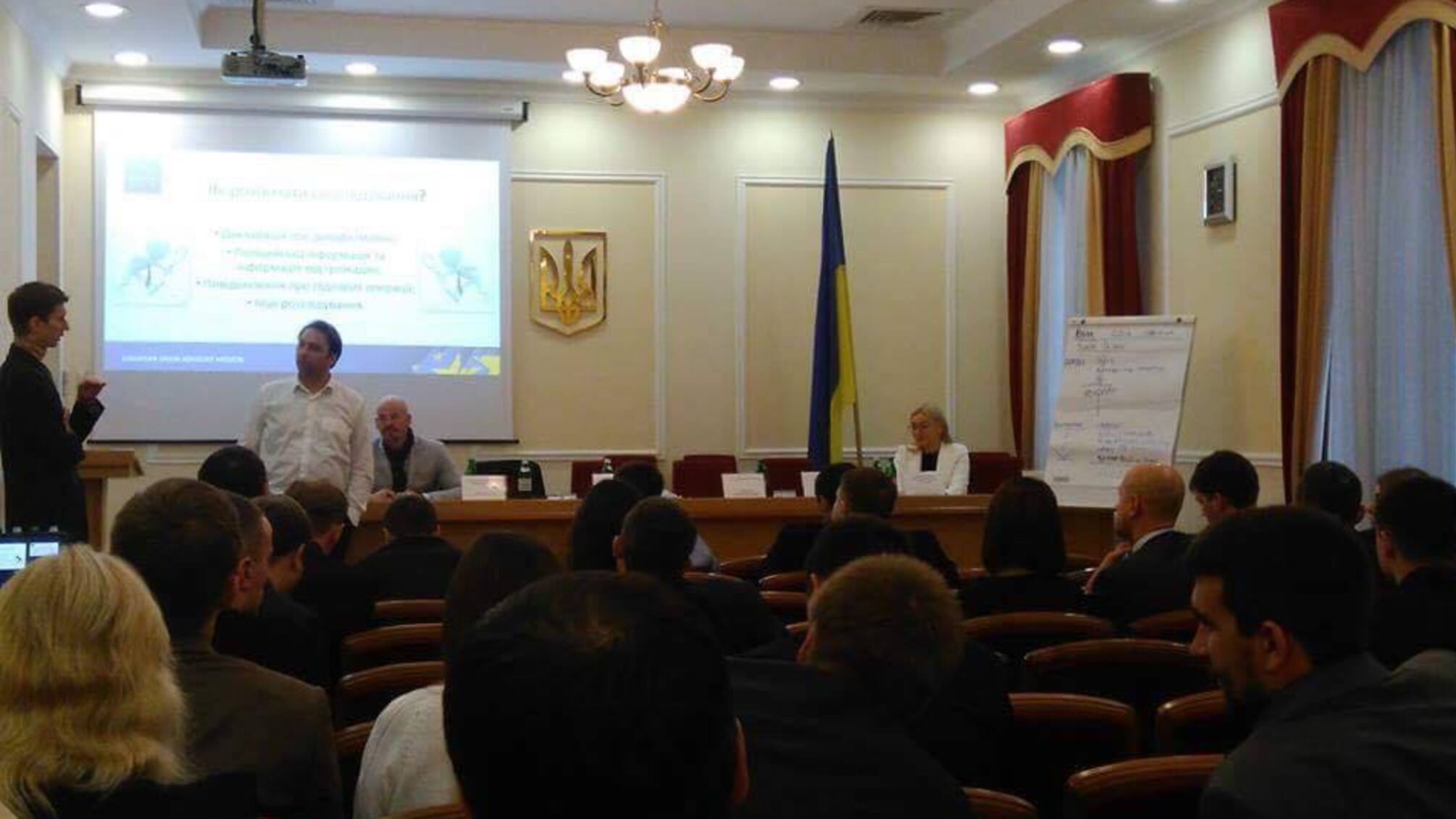 Європейські експерти розповіли про практики боротьби з незаконним збагаченням посадовців
