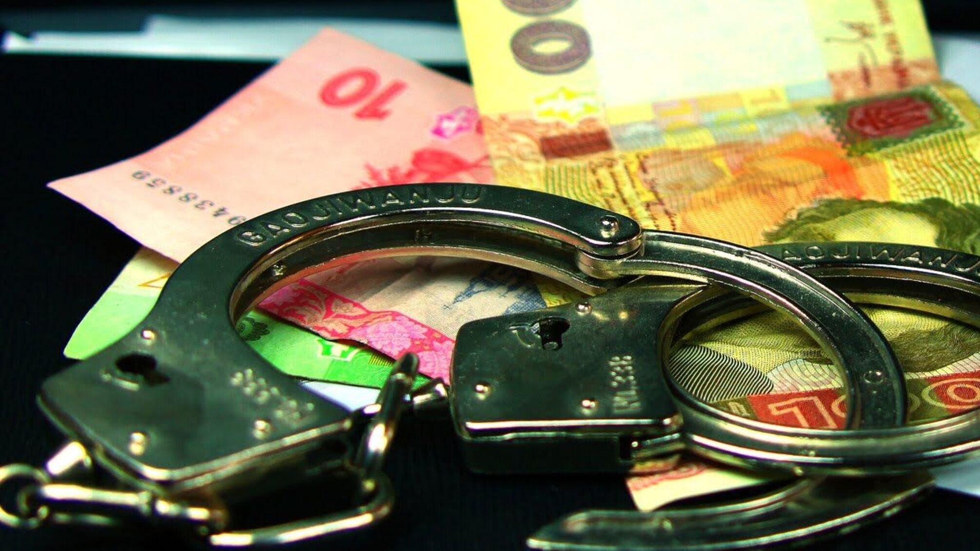 Стали відомі подробиці із затримання хмельницького воєнкома-хабарника