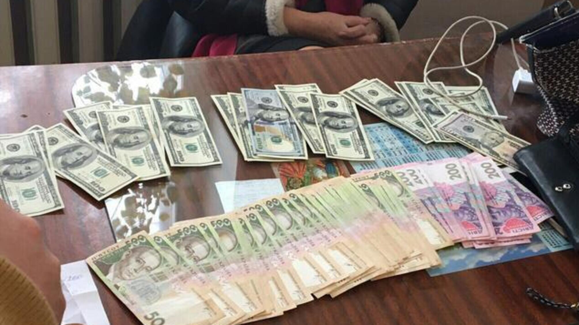 На Хмельниччині лікар вимагав хабарі за призначення груп інвалідності