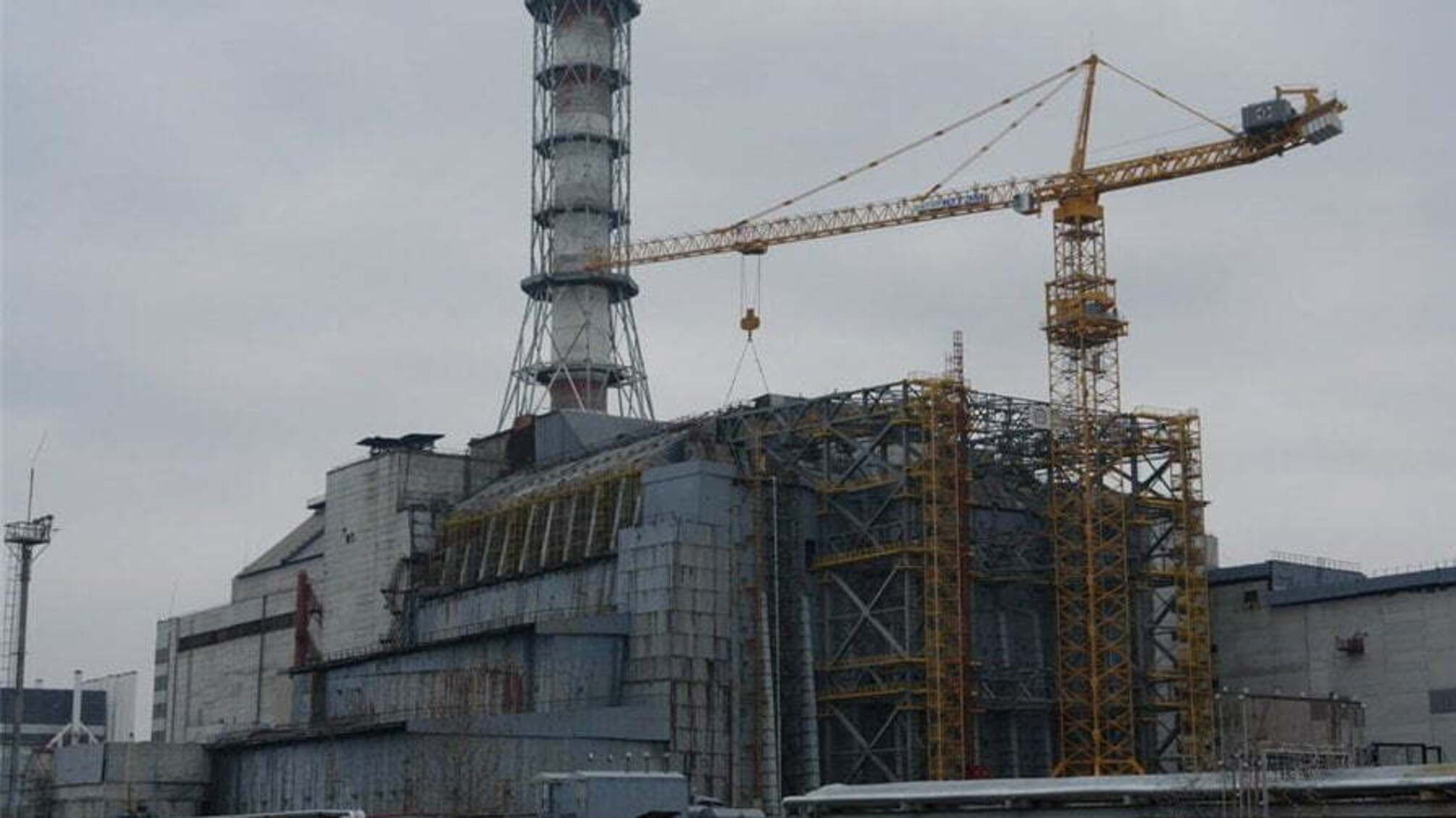 Журналісти показали, як чиновники наживаються на розкраданні ЧАЕС