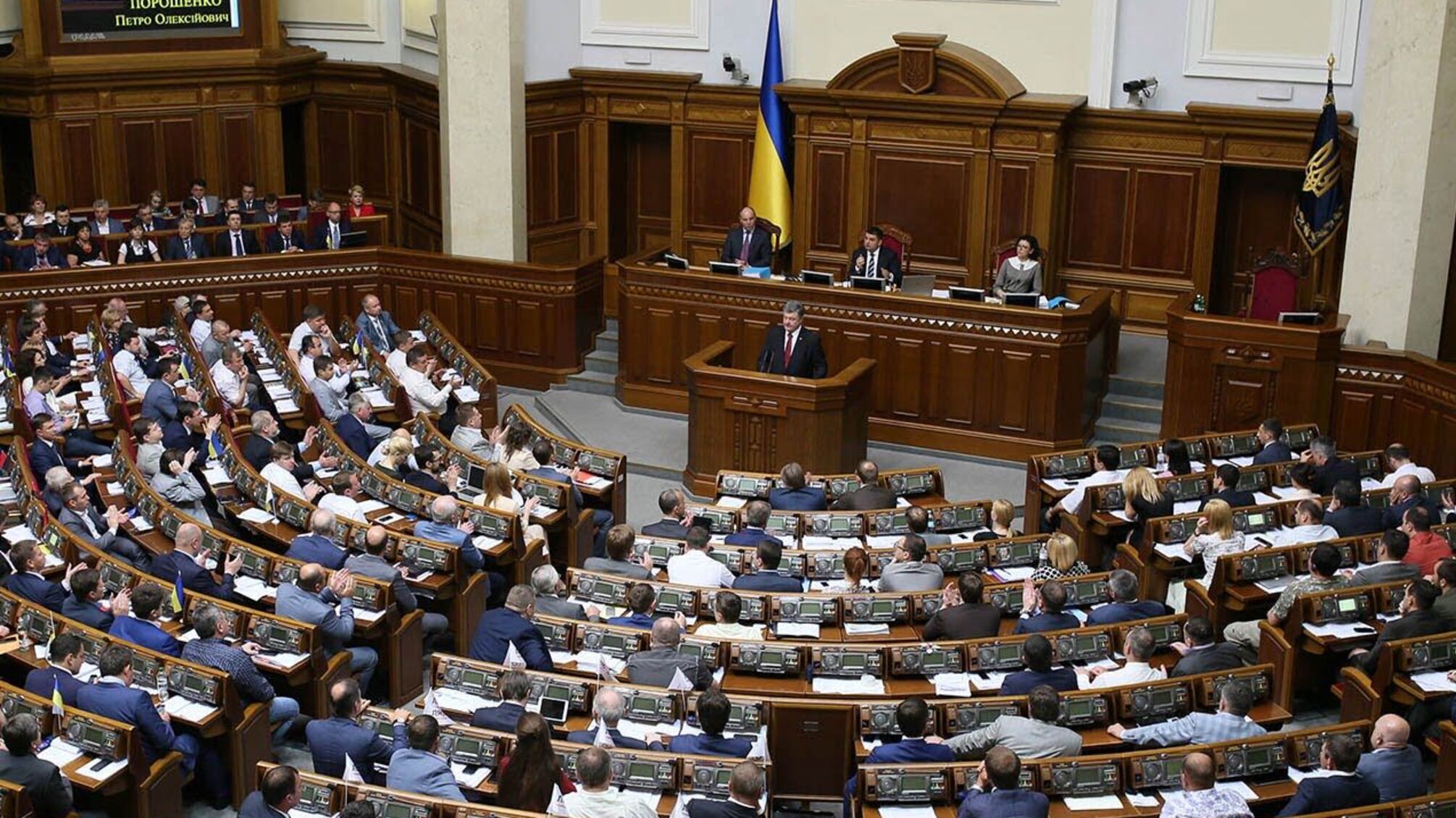 Половина політичних партій не подала фінансові звіти за 2016 рік