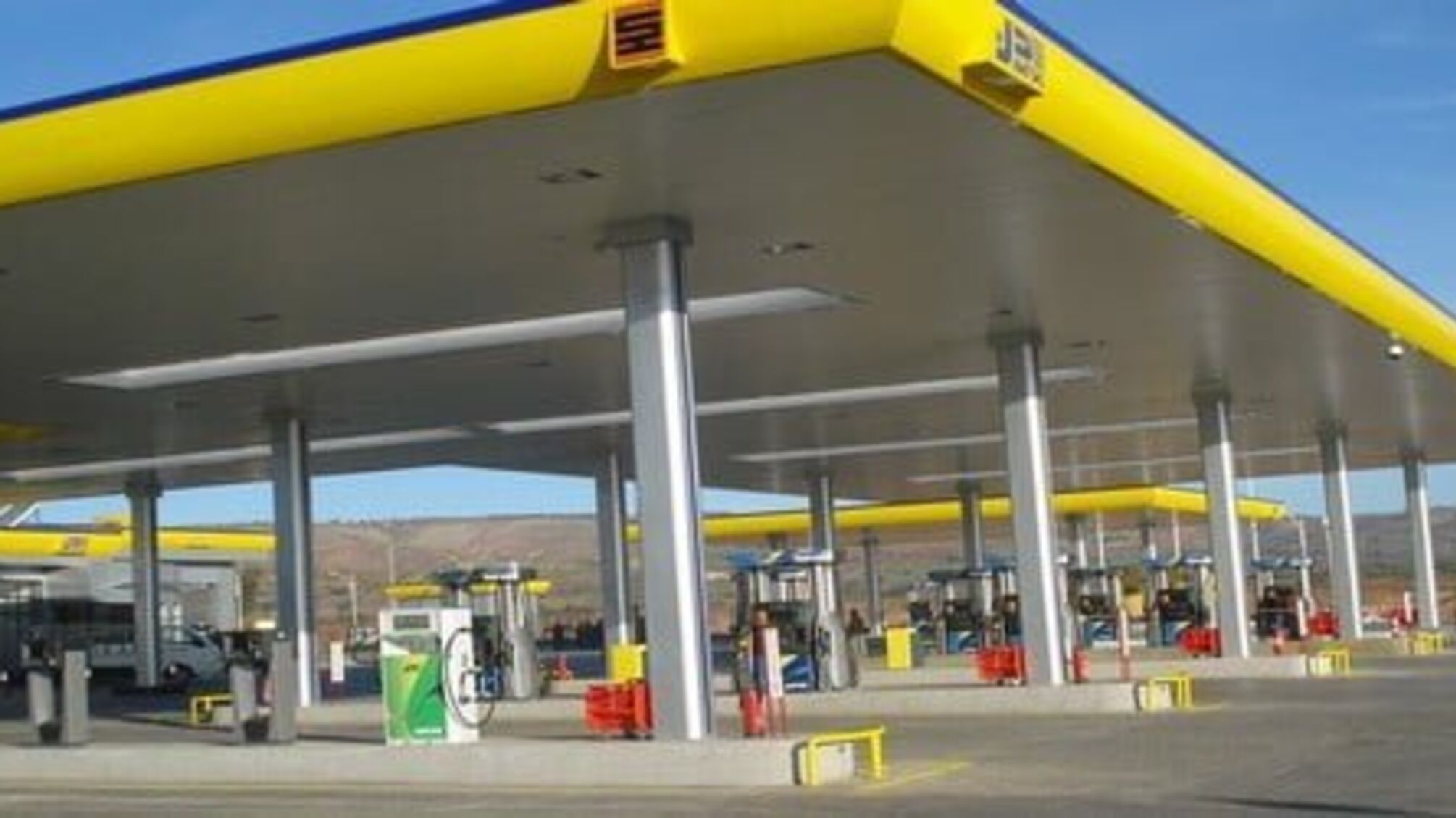 На Херсонщині зупинили діяльність 20 нелегальних АЗС