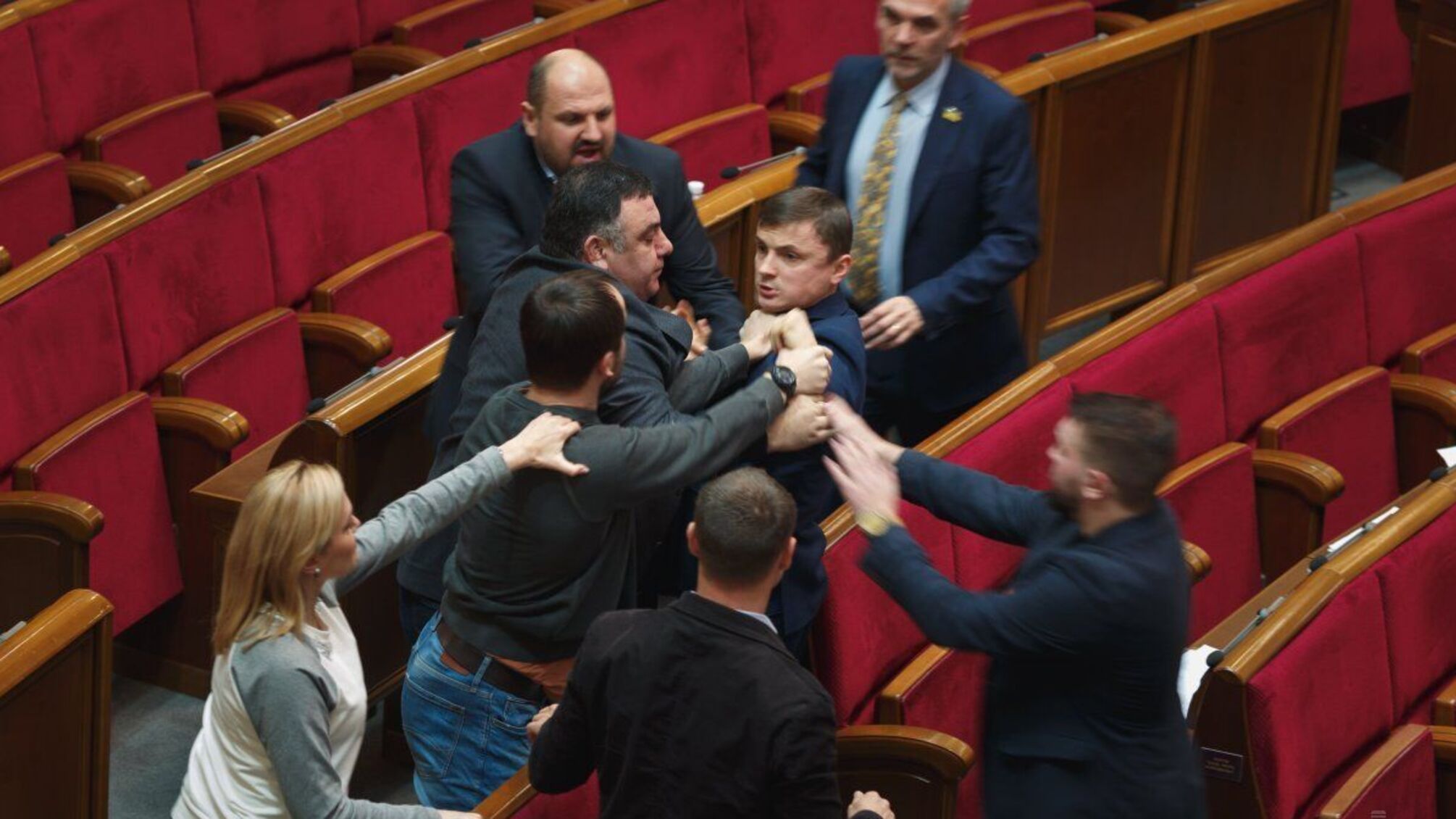 У Верховній Раді нардепи побилися через корупцію