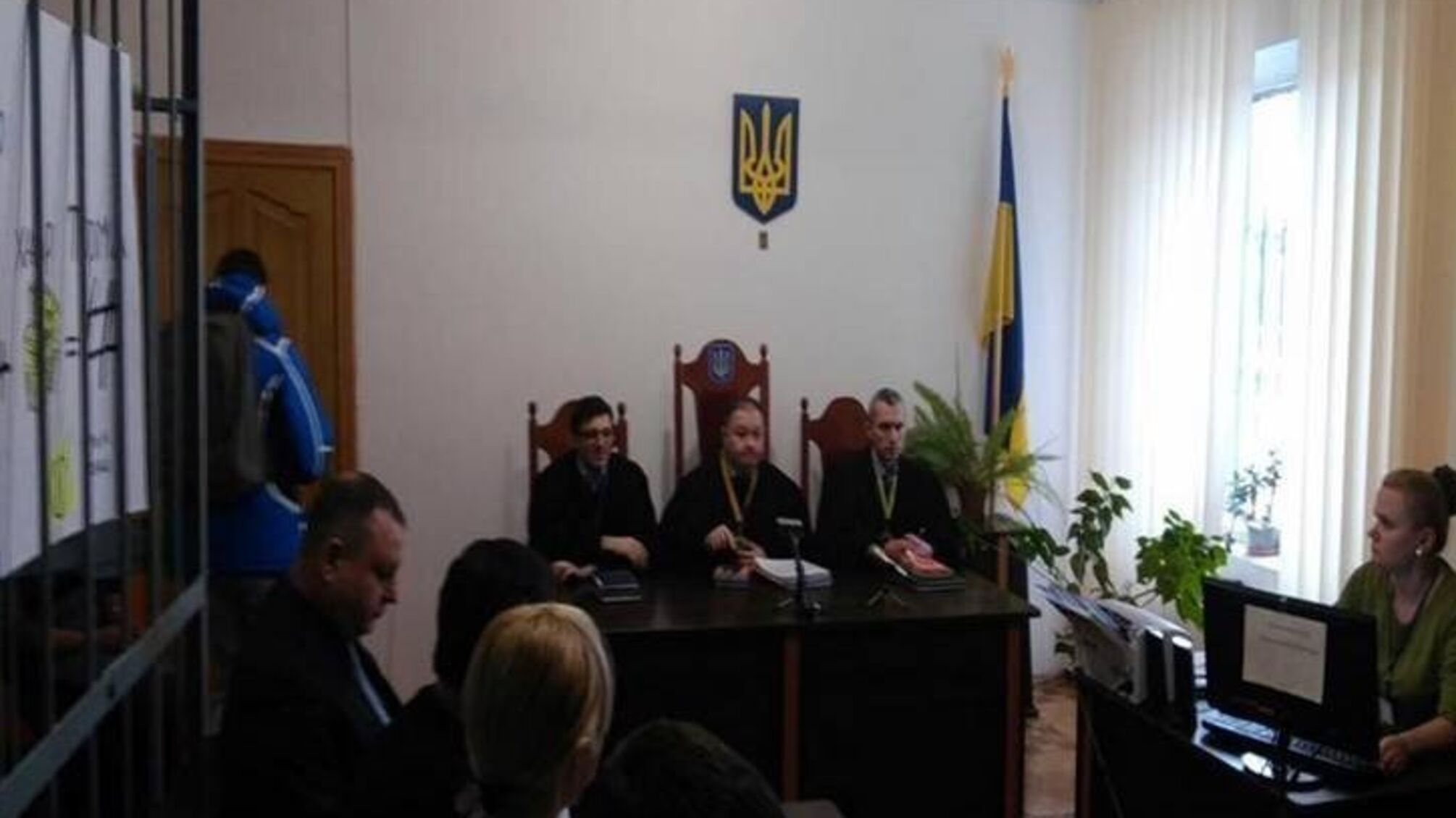 У Хмельницькому громадські активісти прийшли на суд 'тернопільських прокурорів'
