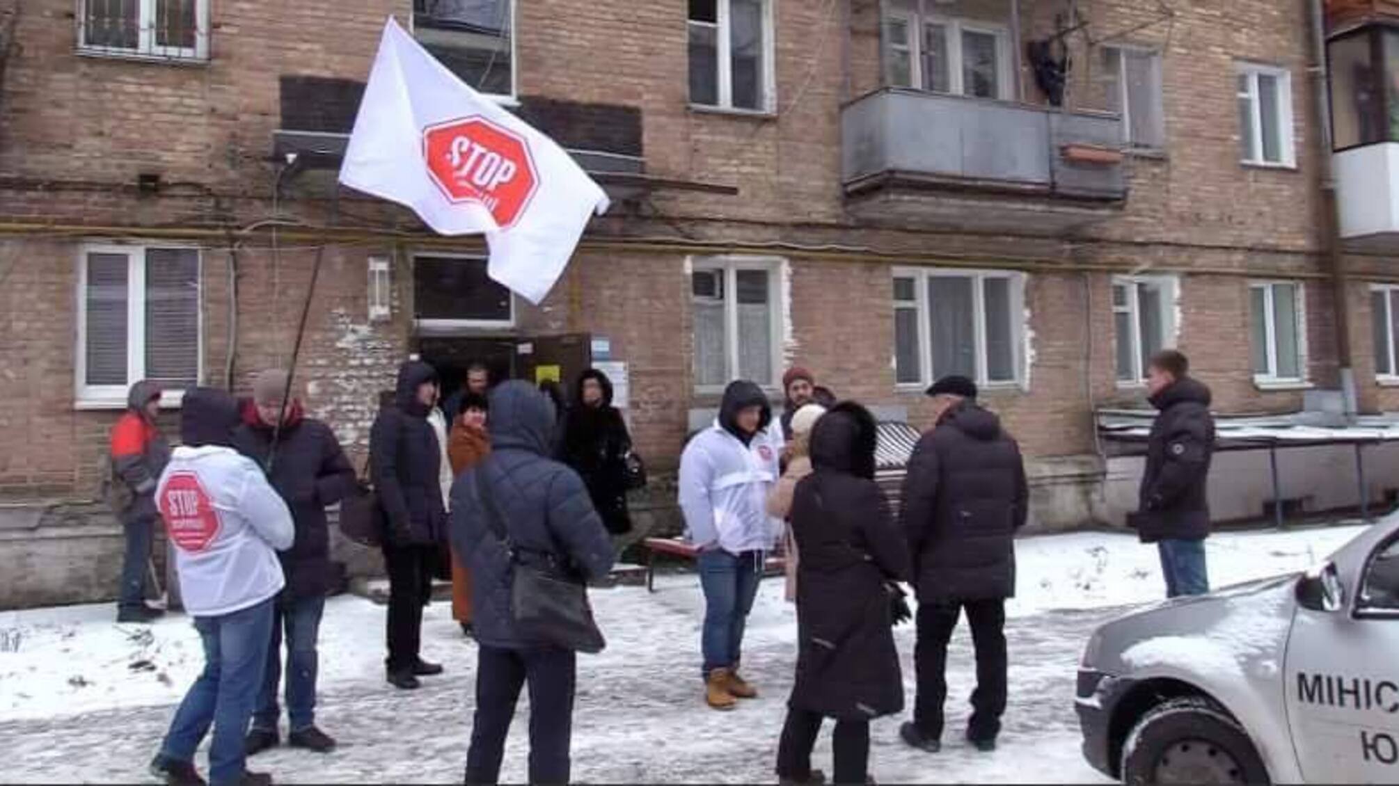 Мер Вишгорода пообіцяв завадити незаконному виселенню багатодітної родини