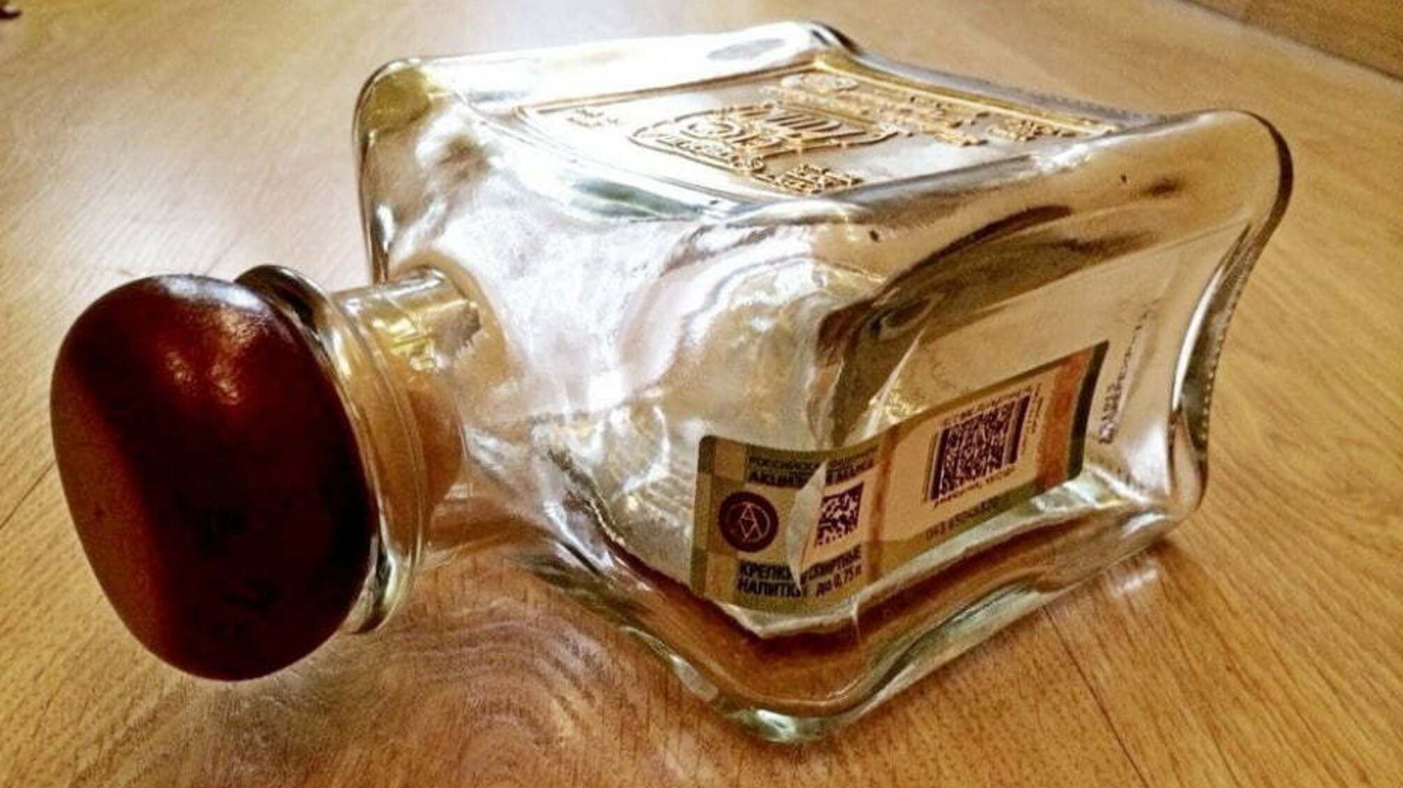 Хмельничанин намагався збути перед святами 3 тисячі літрів фальсифікованого алкоголю