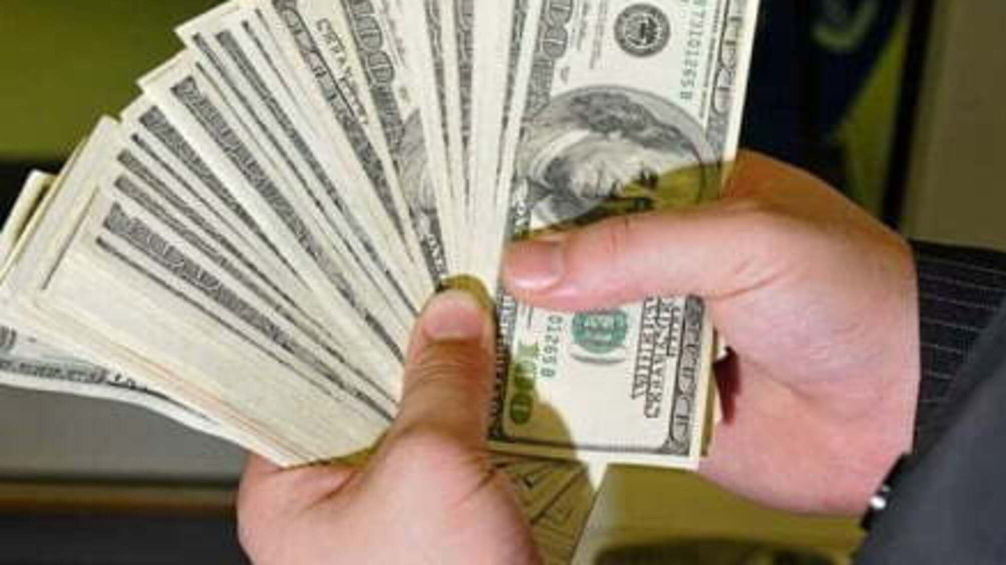 На Прикарпатті посадовці ДФС попалися на хабарі у 2 тисячі доларів