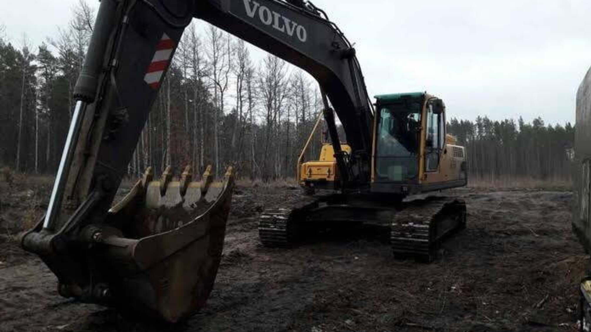 Поліція пообіцяла припинити незаконний видобуток піску у Голосіївському районі столиці