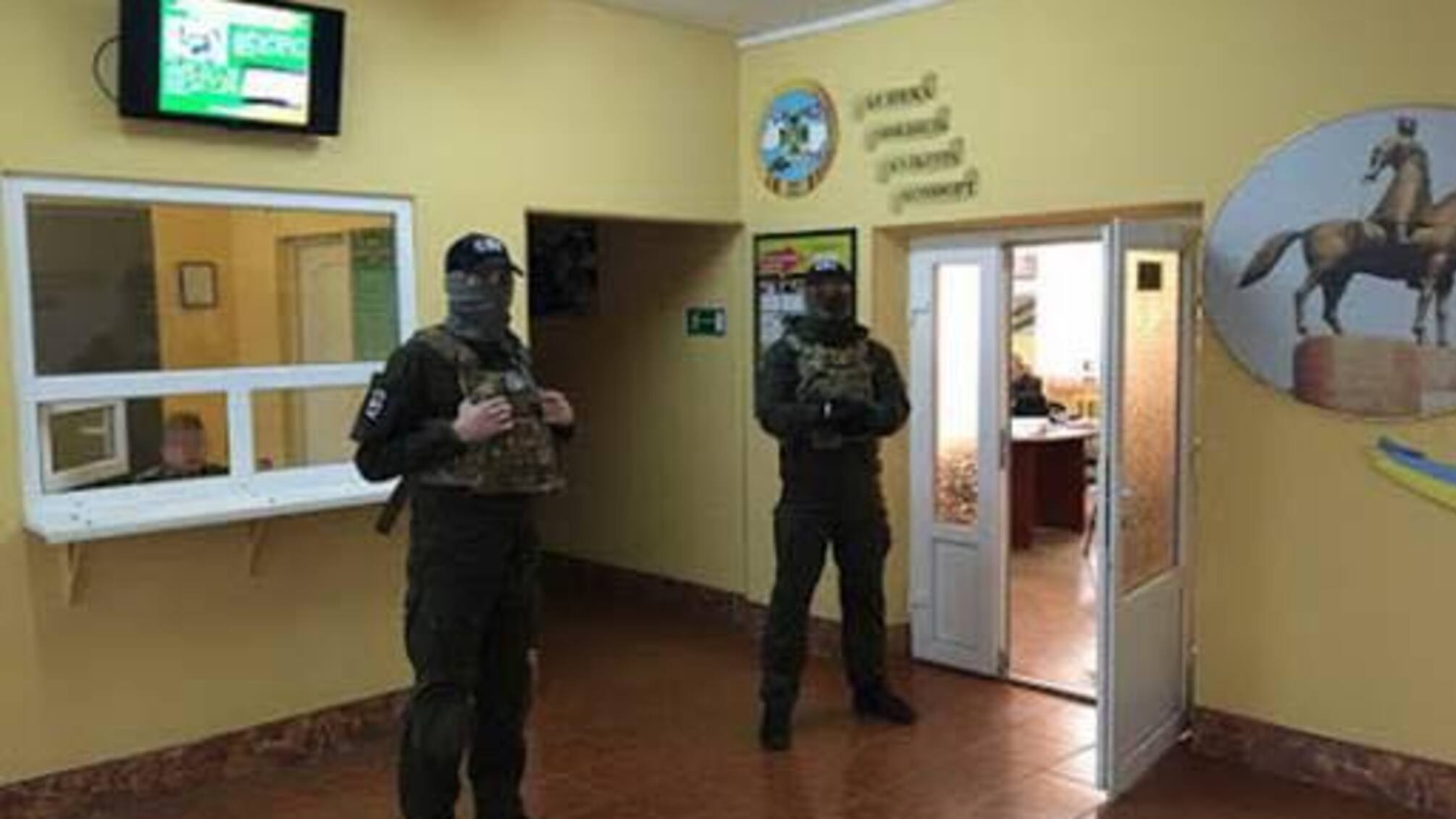 На Закарпатті правоохоронці викрили прикордонників-контрабандистів