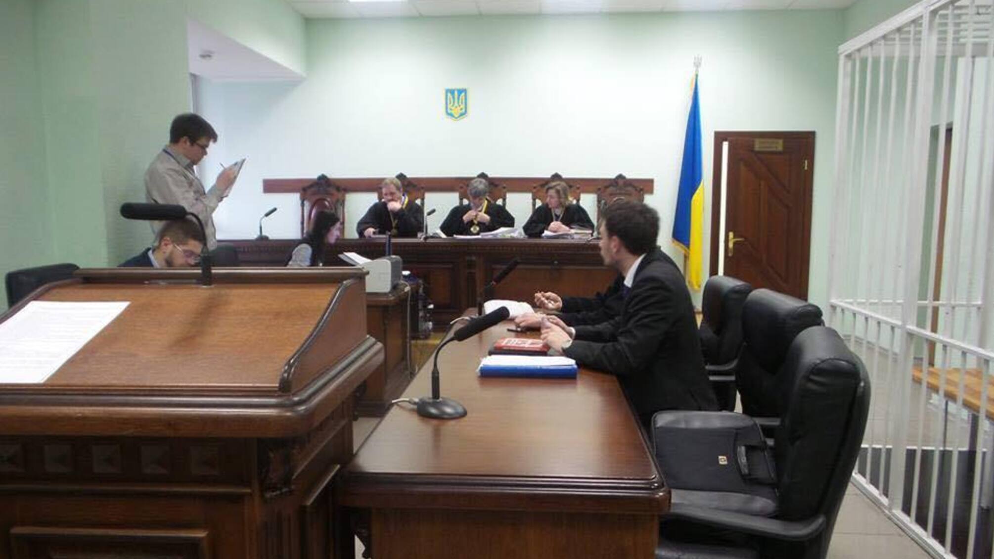 Суд затягує слухання справи волонтера Ясинського