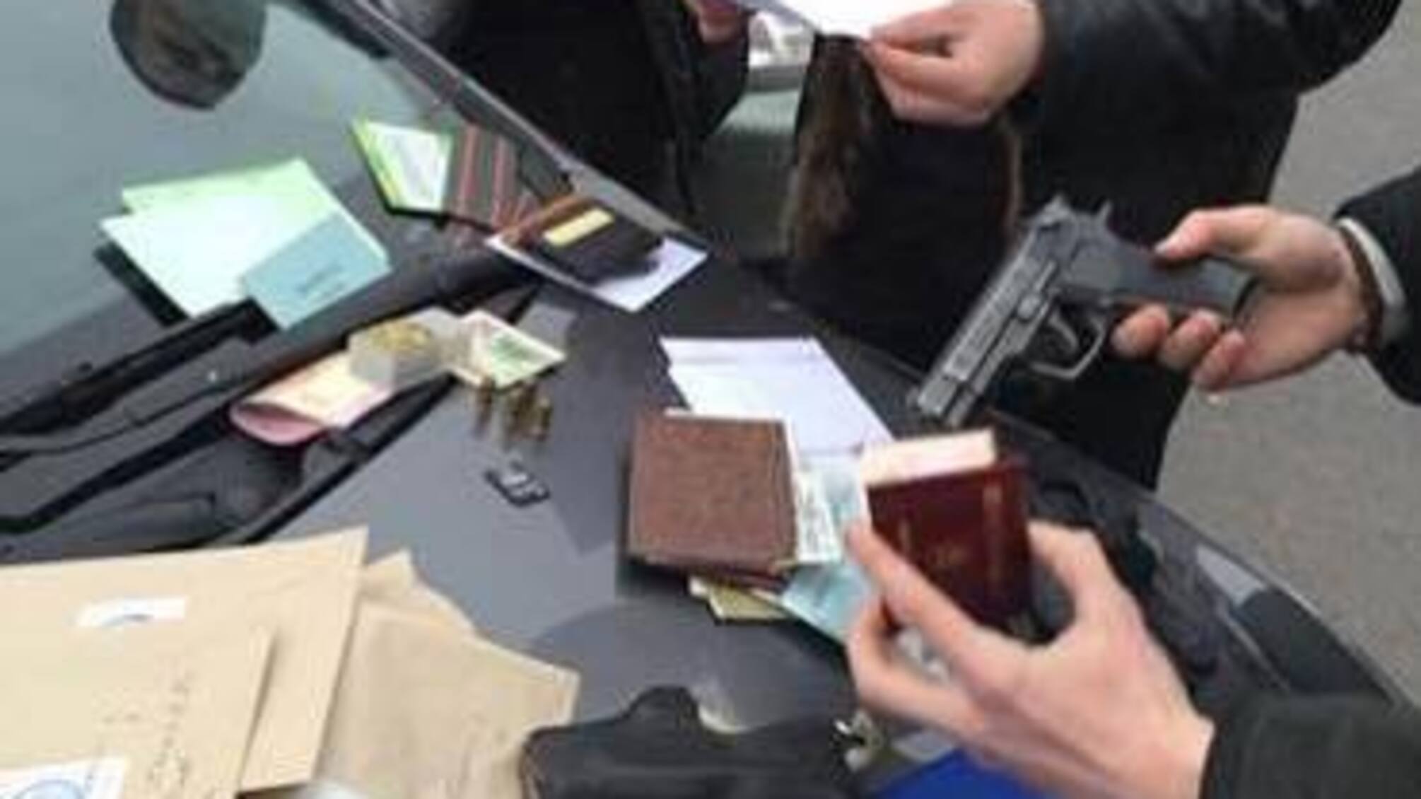 Працівника Петрівської виправної колонії затримали на хабарі