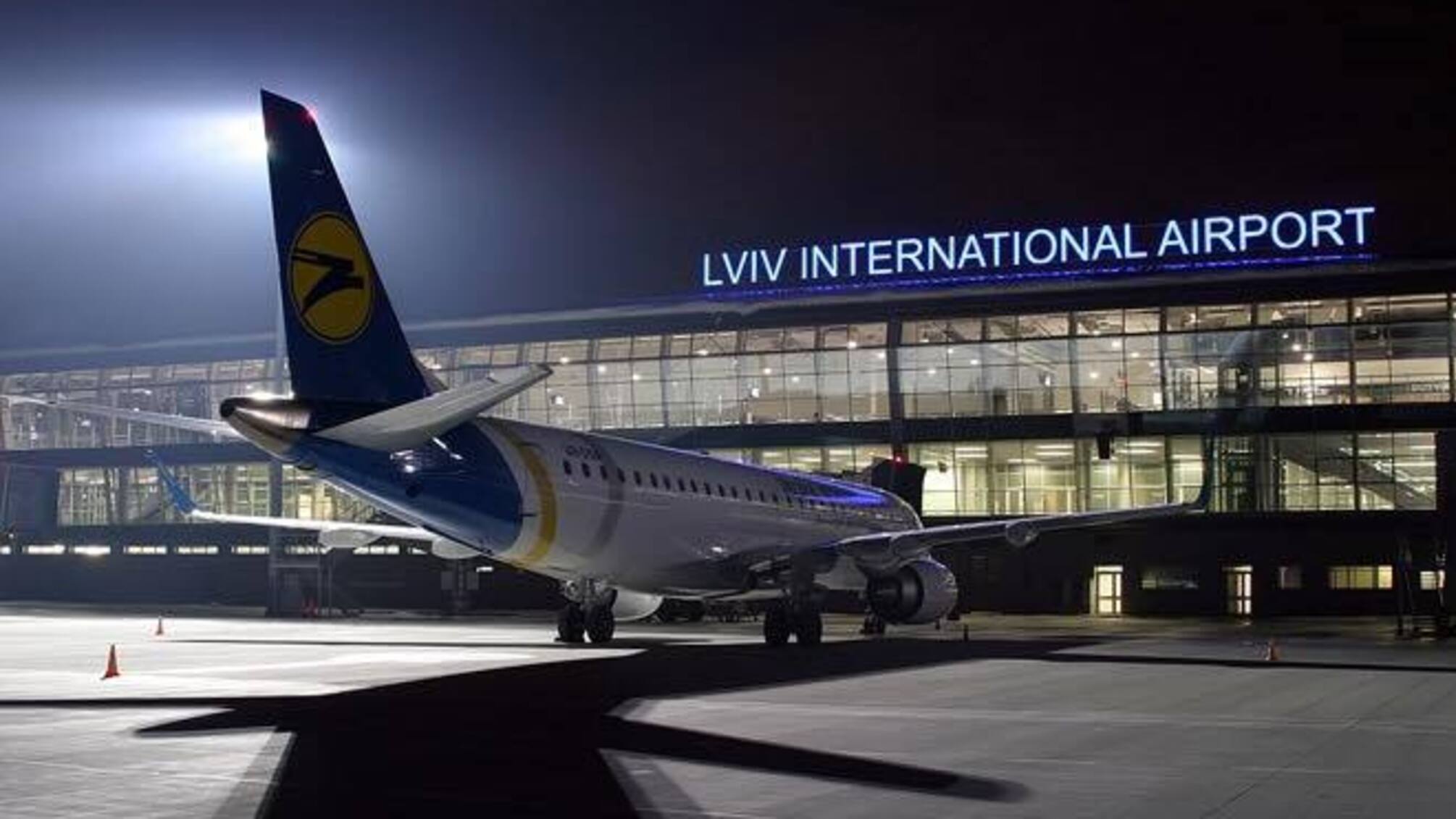 Правоохоронці викрили 68 фактів отримання хабарів митниками 'Львів-аеропорт'