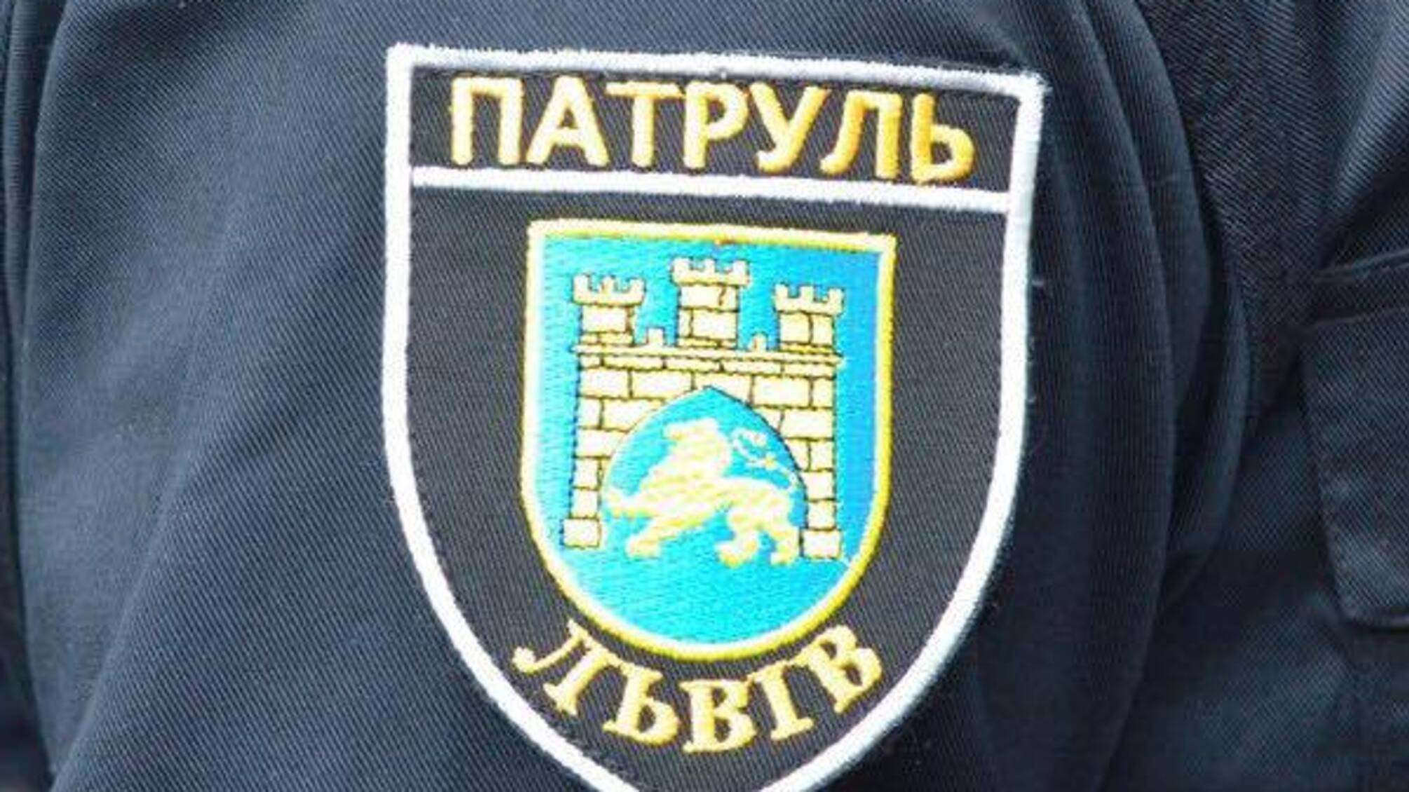 На Львівщині поліцейські отримали підозру за хабарництво