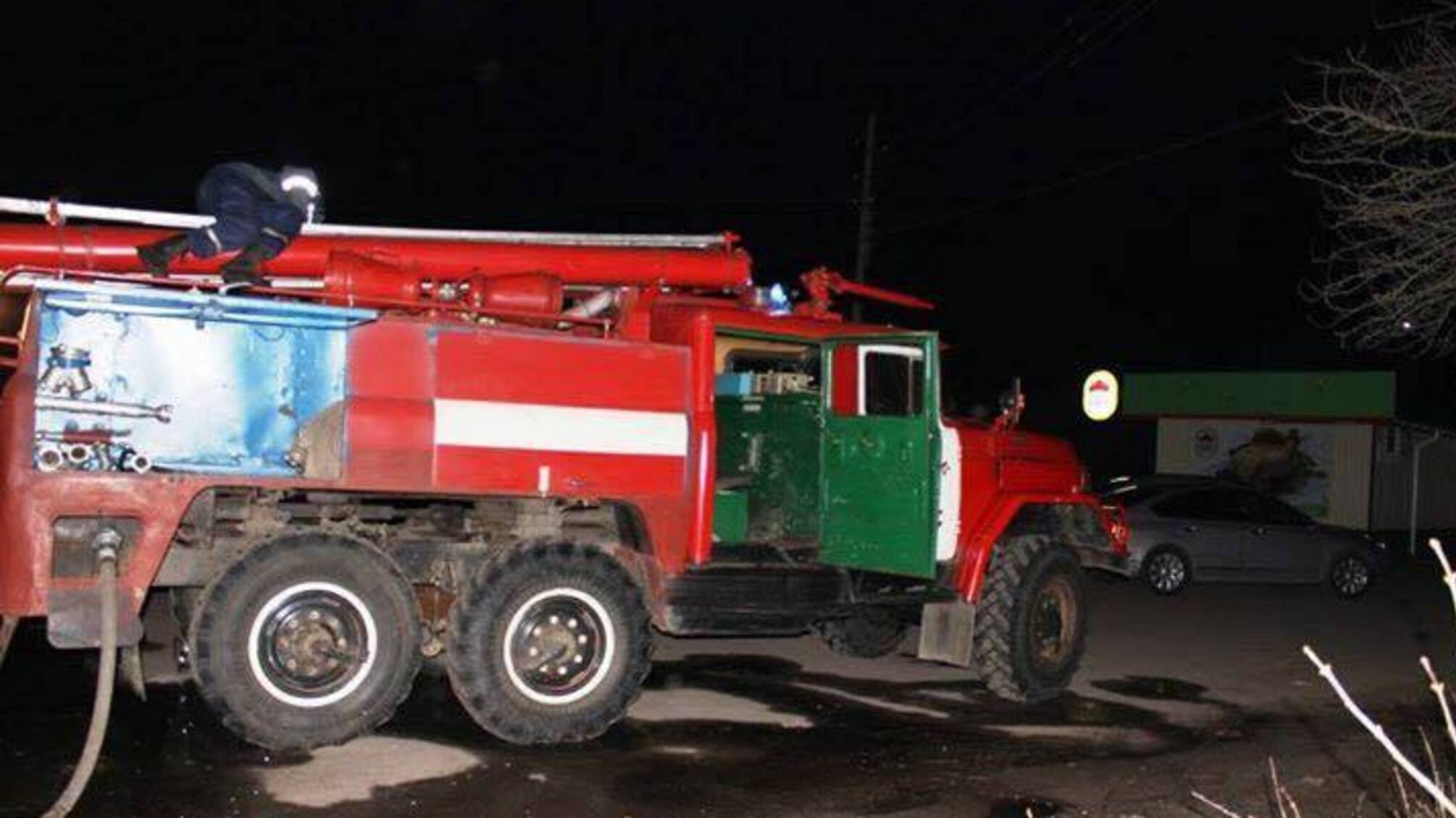 Слідчі з'ясовують причини пожежі у будинку активіста, який бореться з 'бурштиновою' мафією