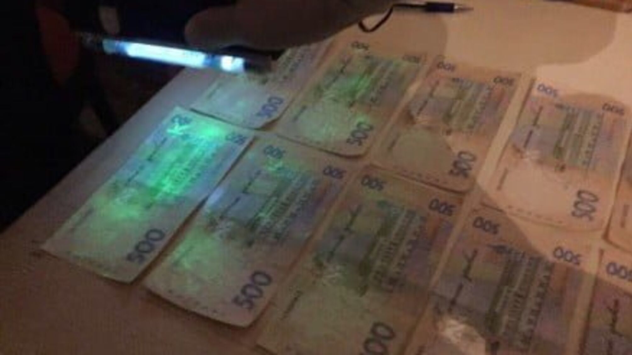 У Львові затримали чиновницю з хабарем у руках