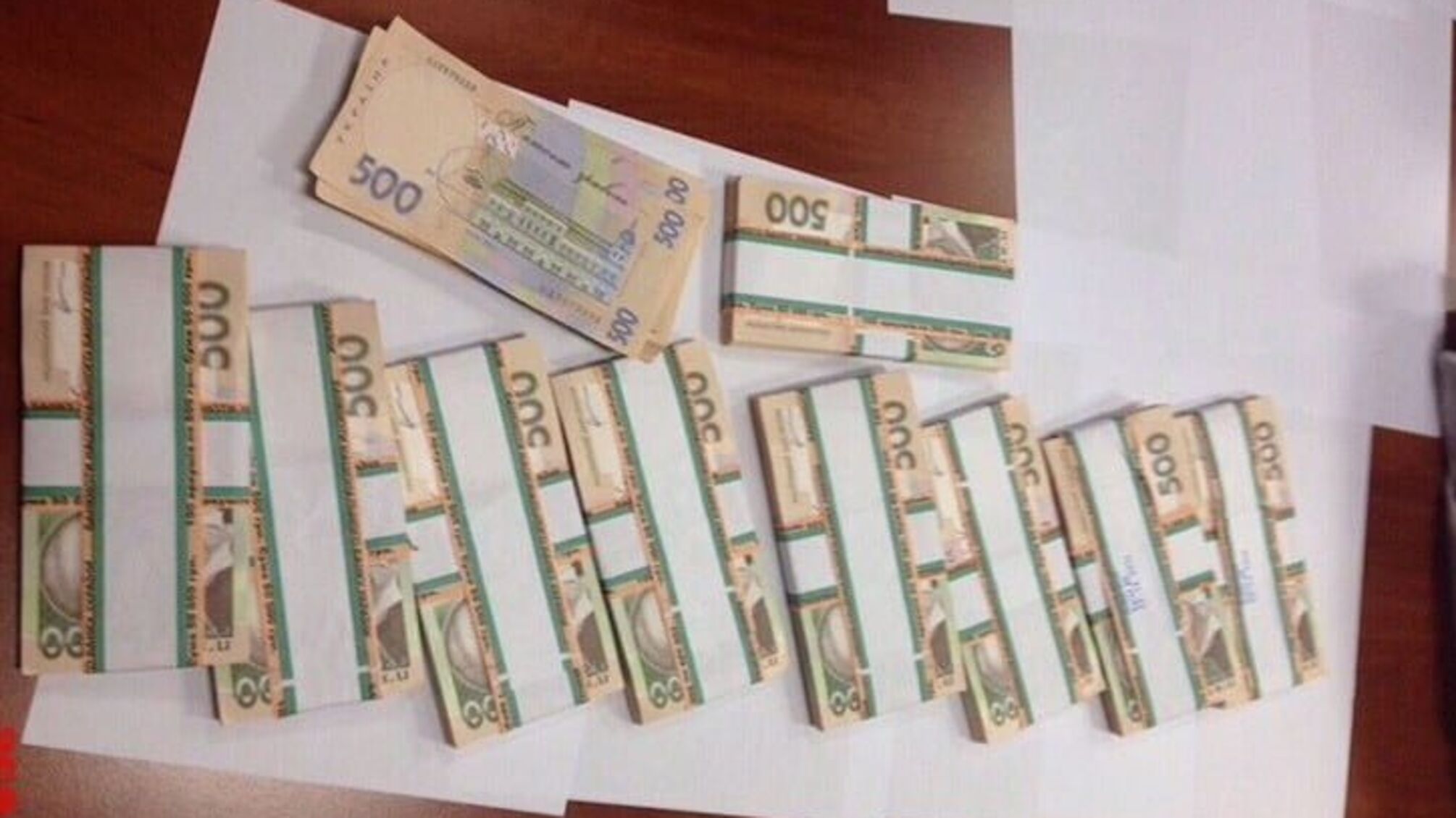 Запорізького посадовця затримали за вимагання хабара