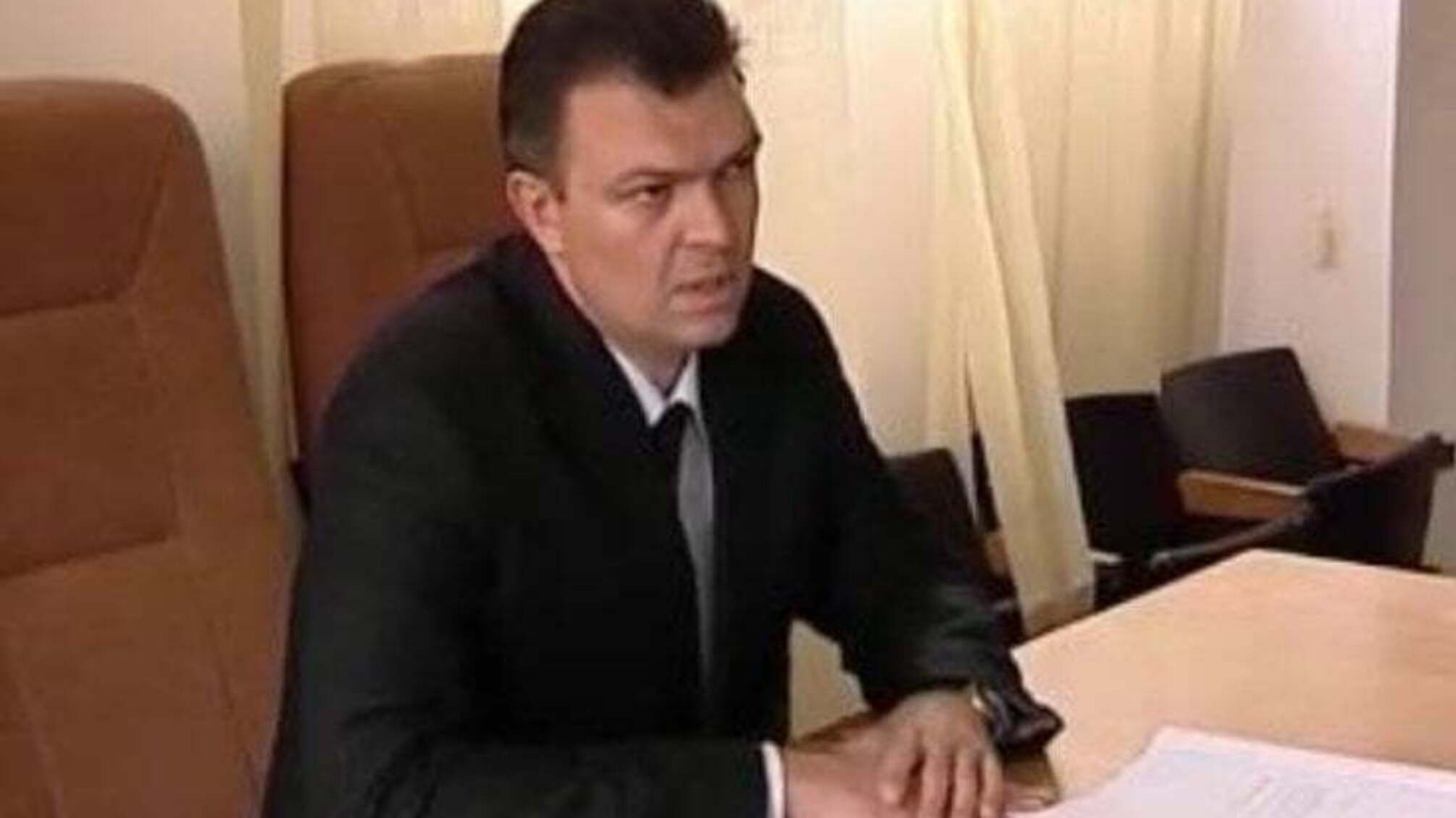 Харківського суддю-хабарника із портретом Януковича судитимуть на Полтавщині