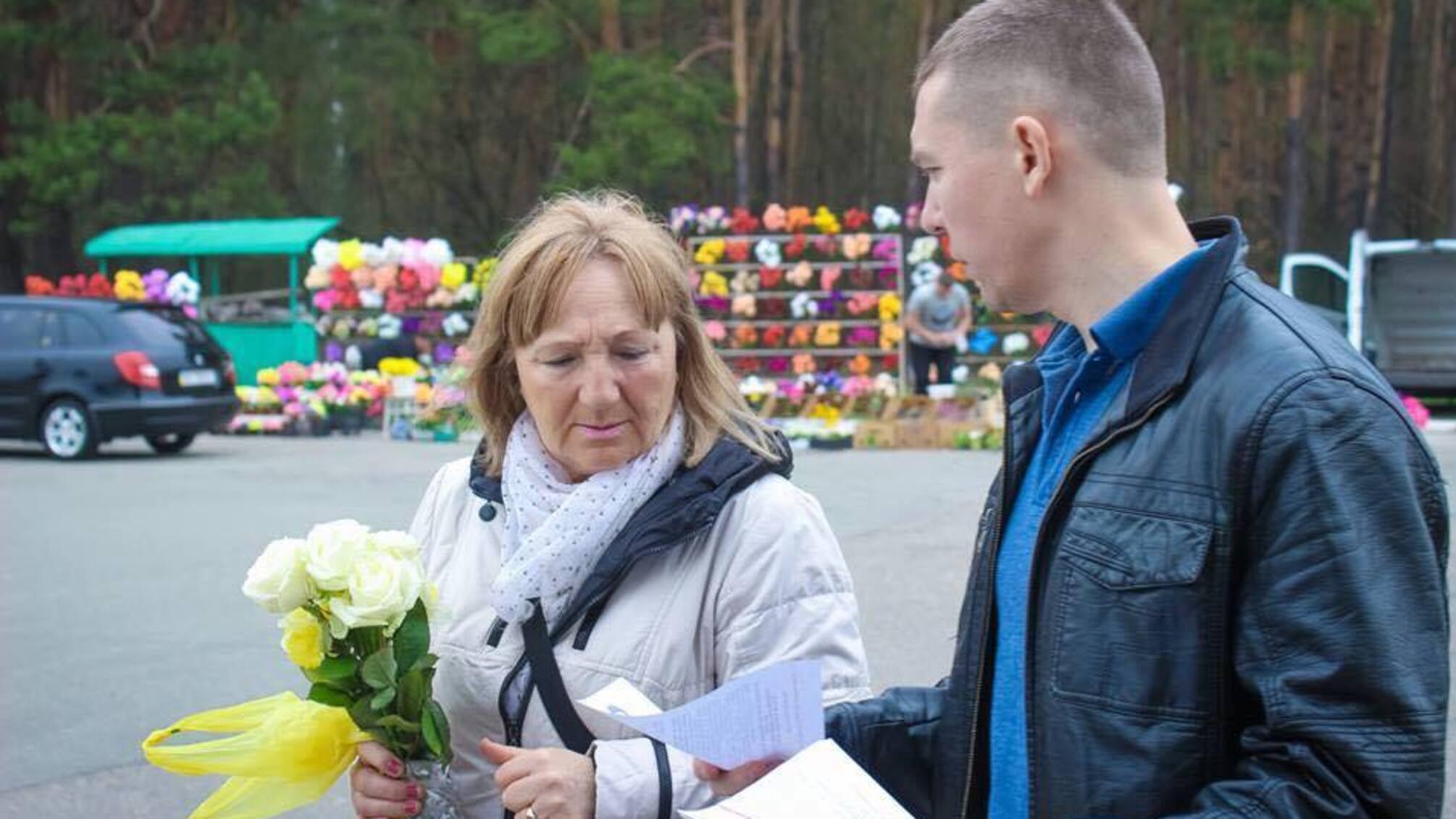 Активісти нагадали власникам МАФів на Північному кладовищі про їхній незаконний бізнес