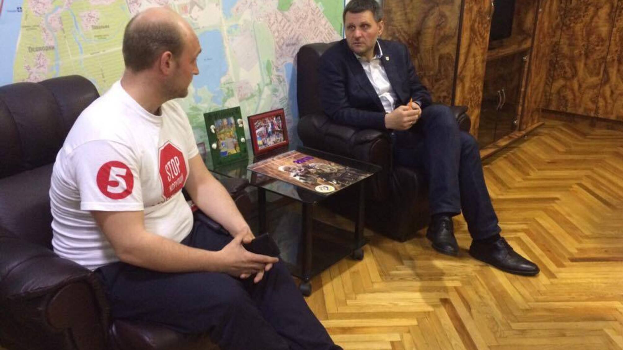Після візиту активістів голова Дарницького району пообіцяв перевірити діяльність незаконного СТО