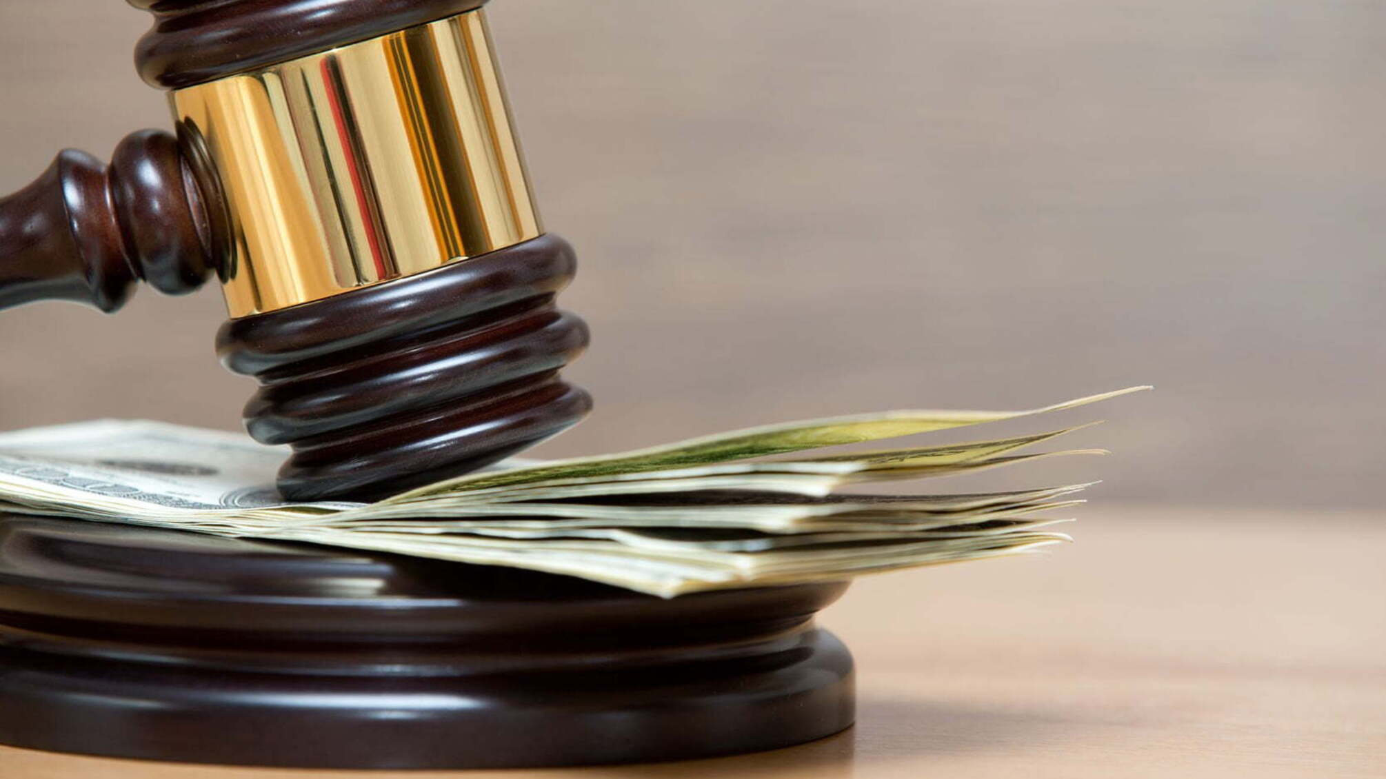 Генпрокуратура скерувала у суд справу стосовно посадовця податкової інспекції в Дніпропетровську