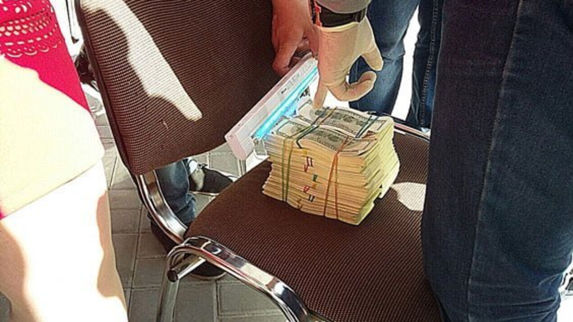 Директор херсонського будівельного товариства отримав 5 млн. грн хабара