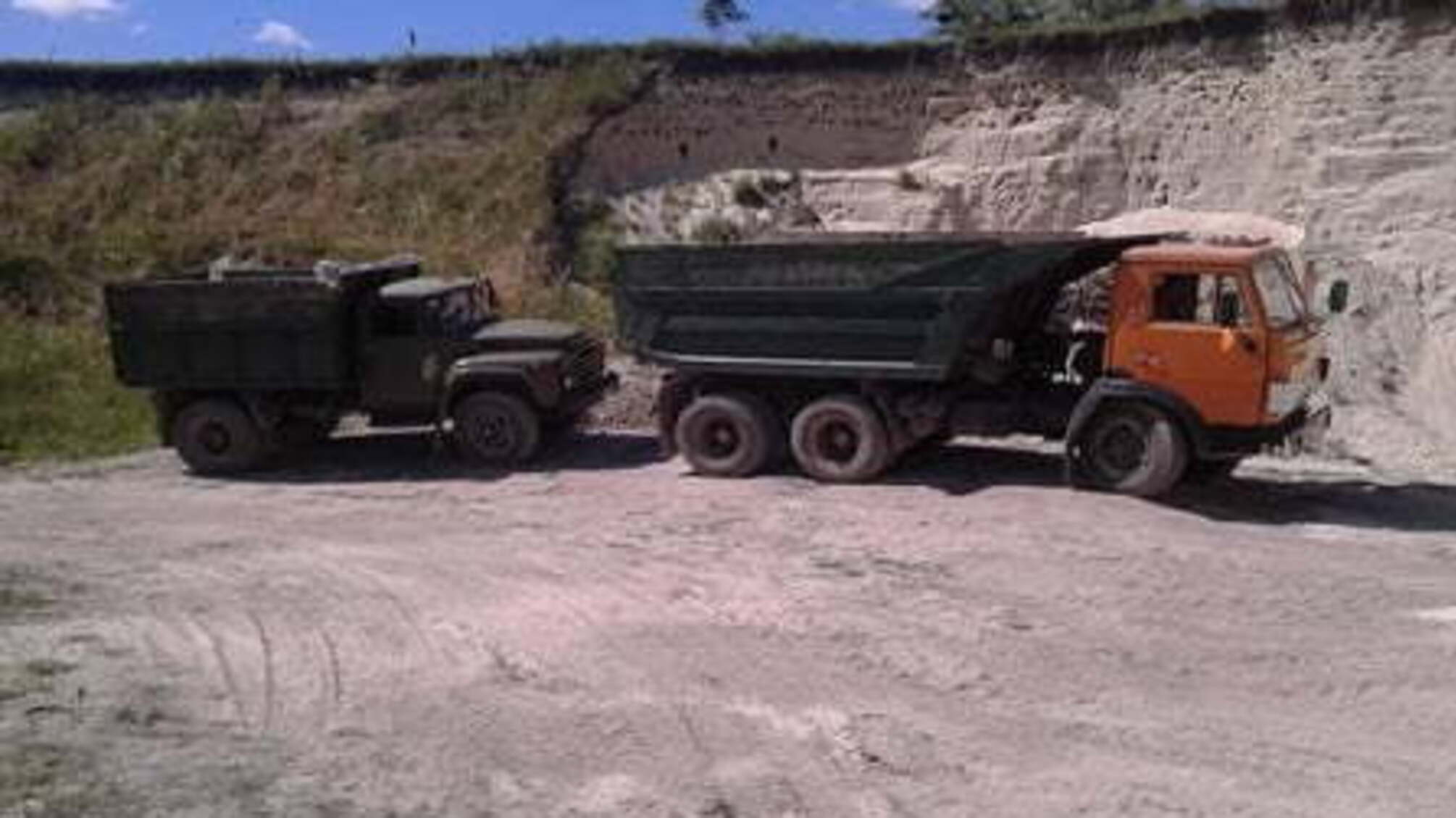 Юристи 'розкопали' хто кришує незаконний видобуток піску на Київщині