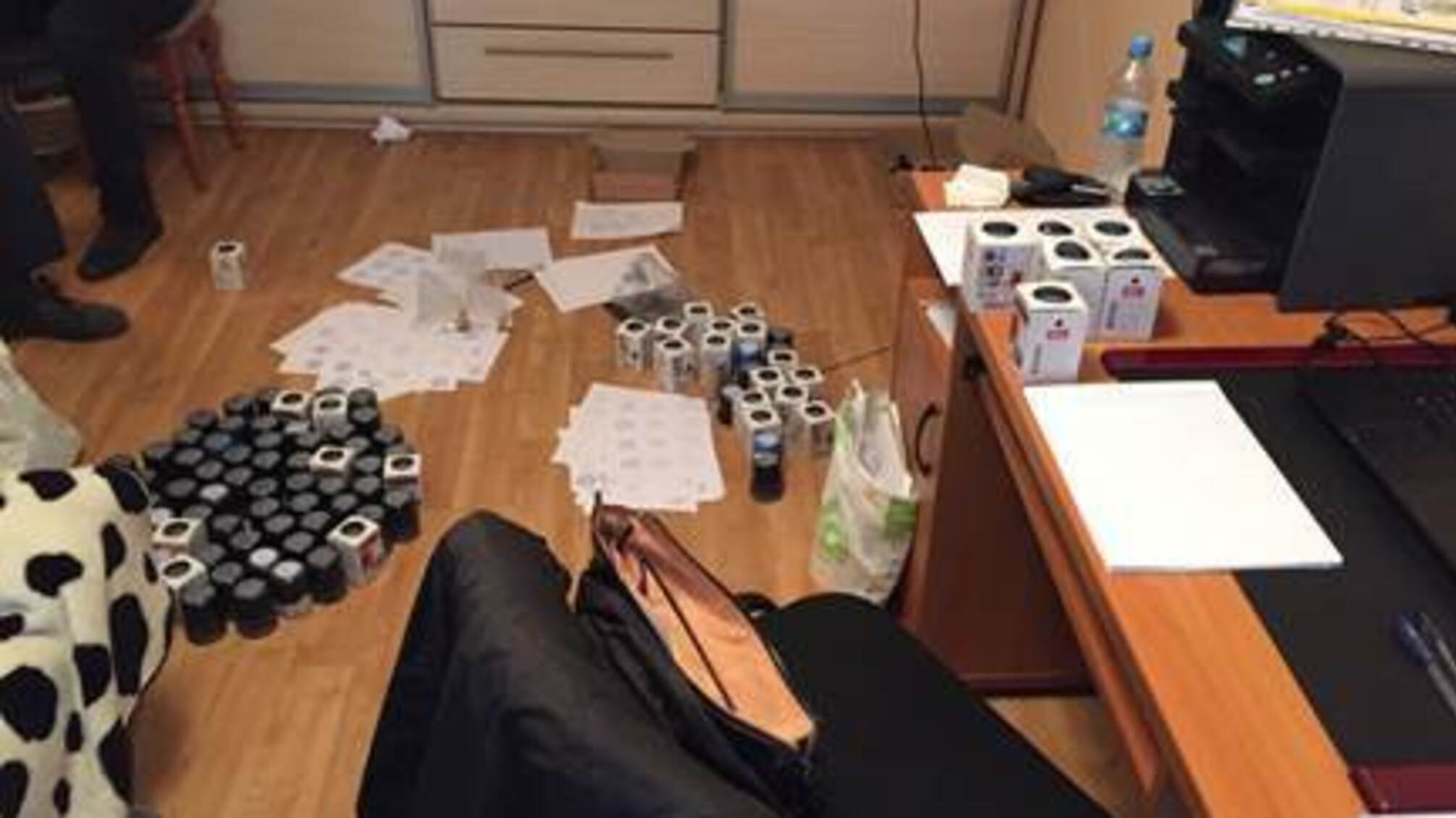 У Києві й Дніпропетровську виявили потужний конвертаційний центр