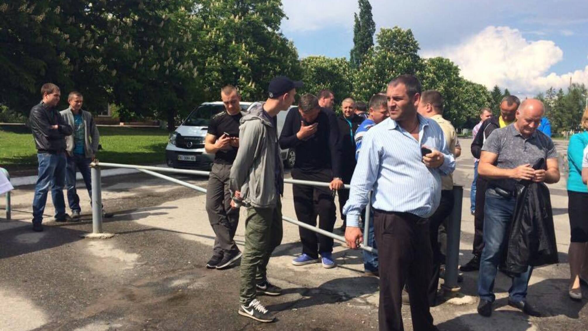 Активісти допомагають жителям селища на Броварщині відстояти рішення суду