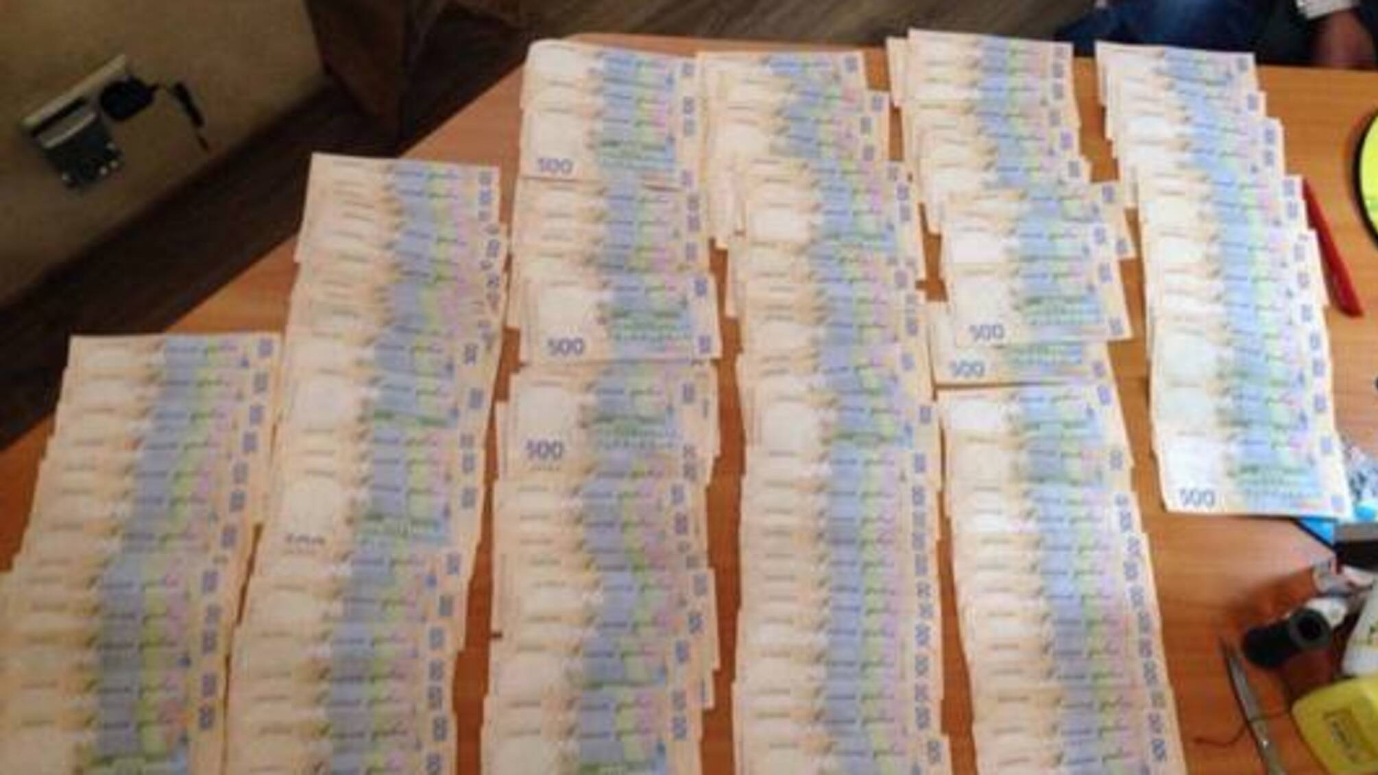 У Харкові працівниця податкової 'погоріла' на 71 тис. грн хабара