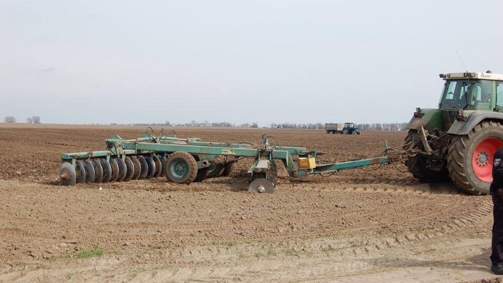 Земельний магнат Богдан Губський скуповує за безцінь сотні гектарів по всій Україні