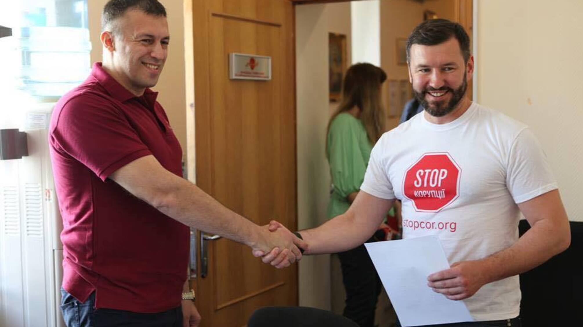 Активісти об'єднали зусилля у боротьбі з корупцією та підписали меморандуми про співпрацю