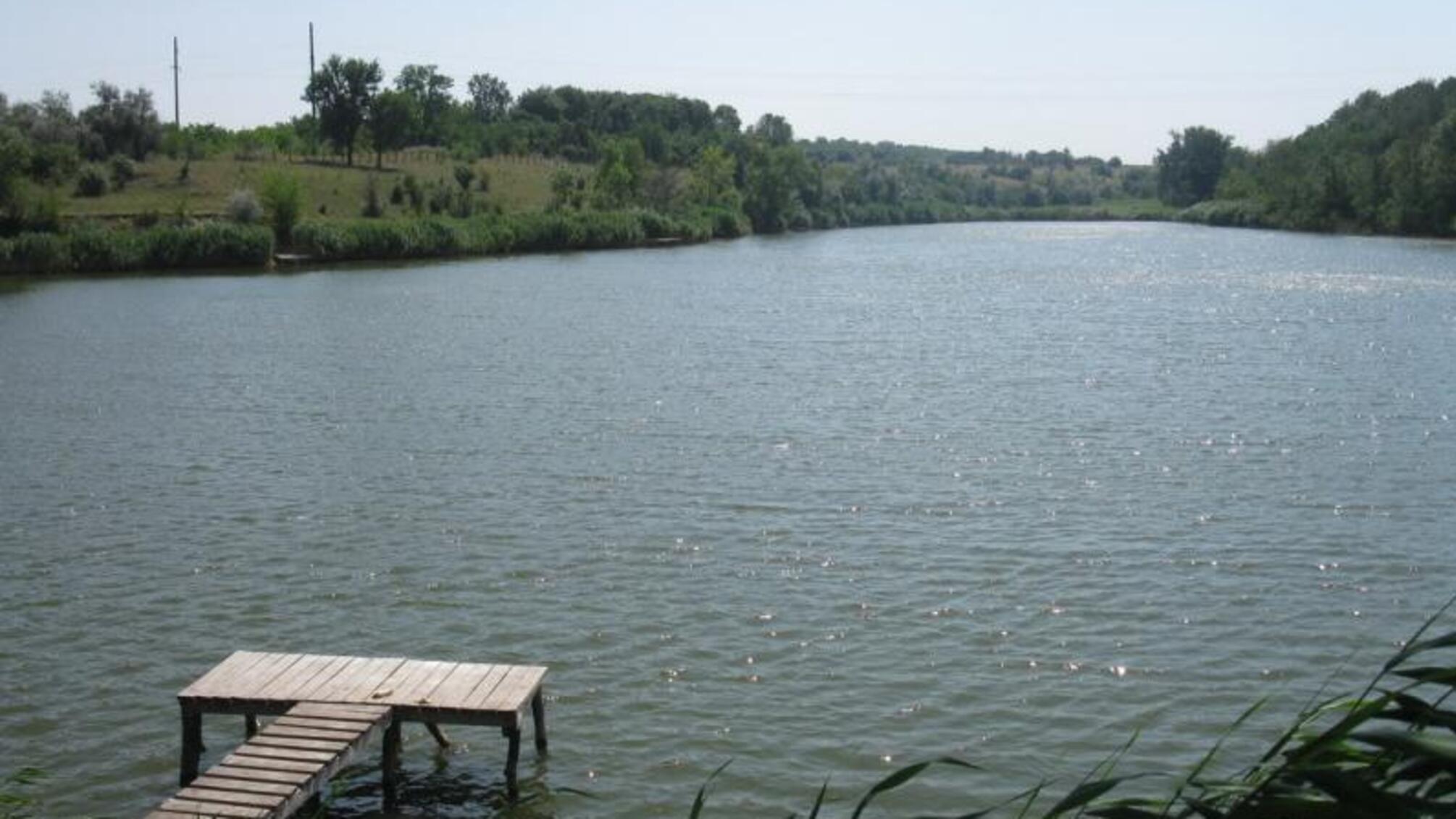На Хмельниччині сільський голова вимагав гроші за оренду водойм