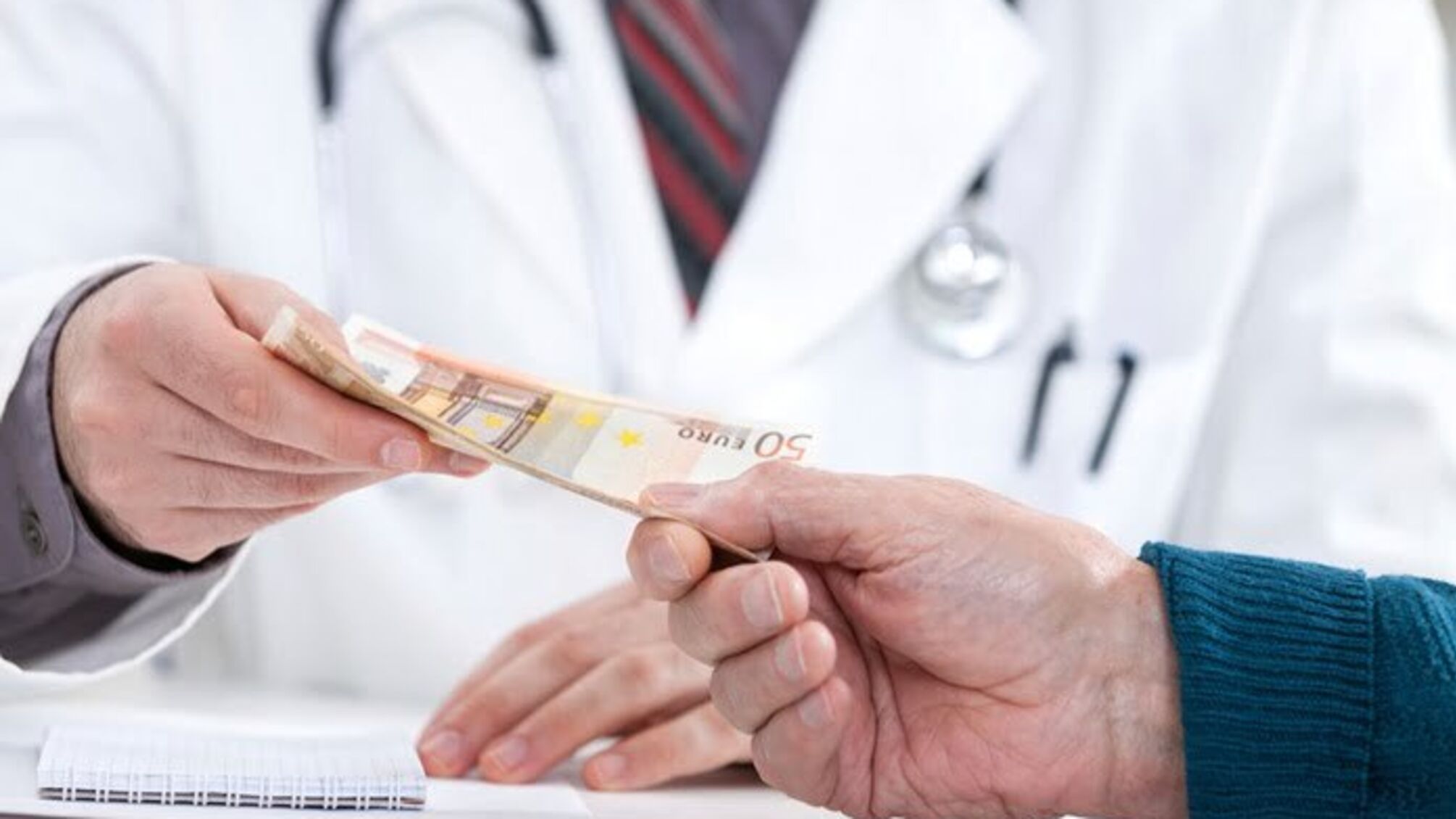 Лікар одеського військкомату вимагав 1 тис. дол. хабара за 'липову' довідку