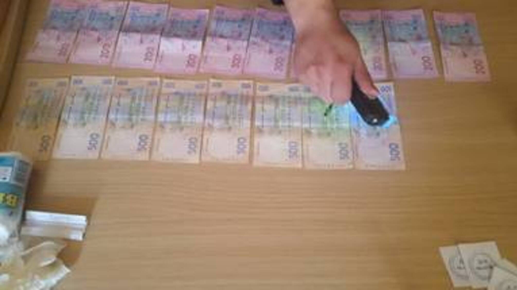 На Донеччині посадовець обленерго 'погорів' на хабарі у 30 тис. грн