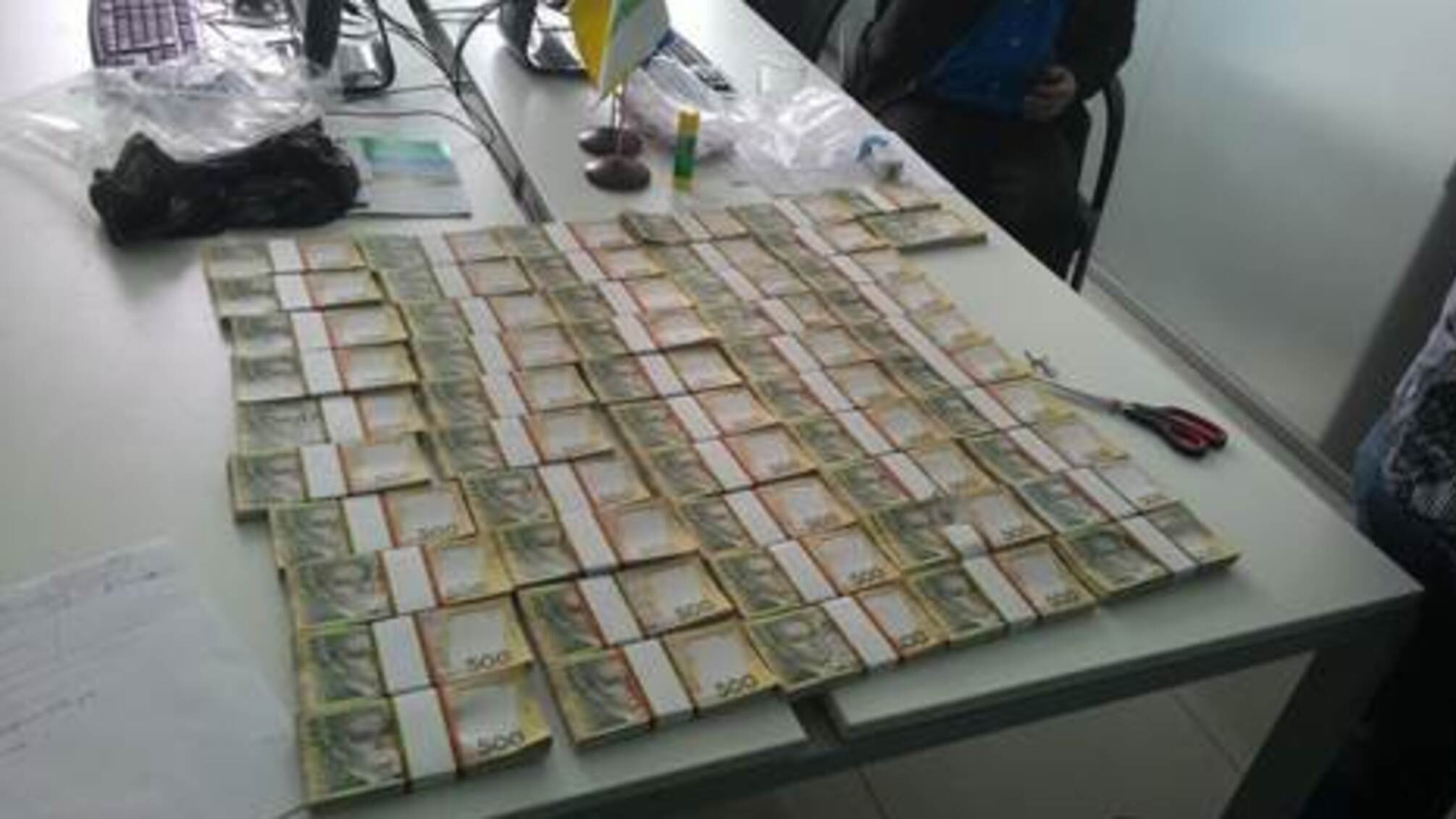 На Сумщині голова сільради 'погорів' на 2,6 мільйона гривень хабара