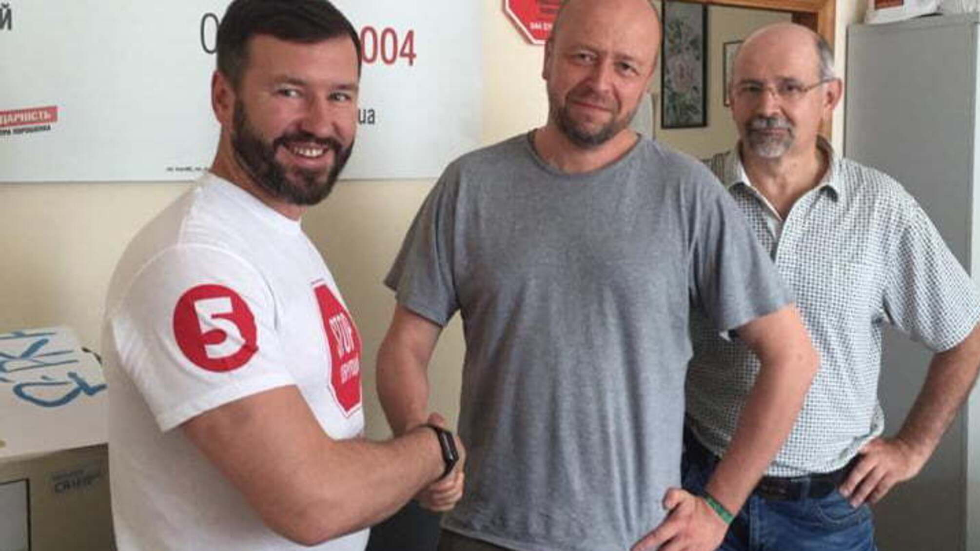 Активісти зустрілися з відомим волонтером Йонасом Охманом