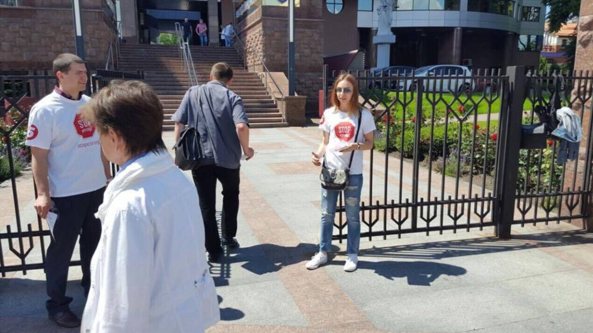 Активісти запросили громадян на юридичні консультації