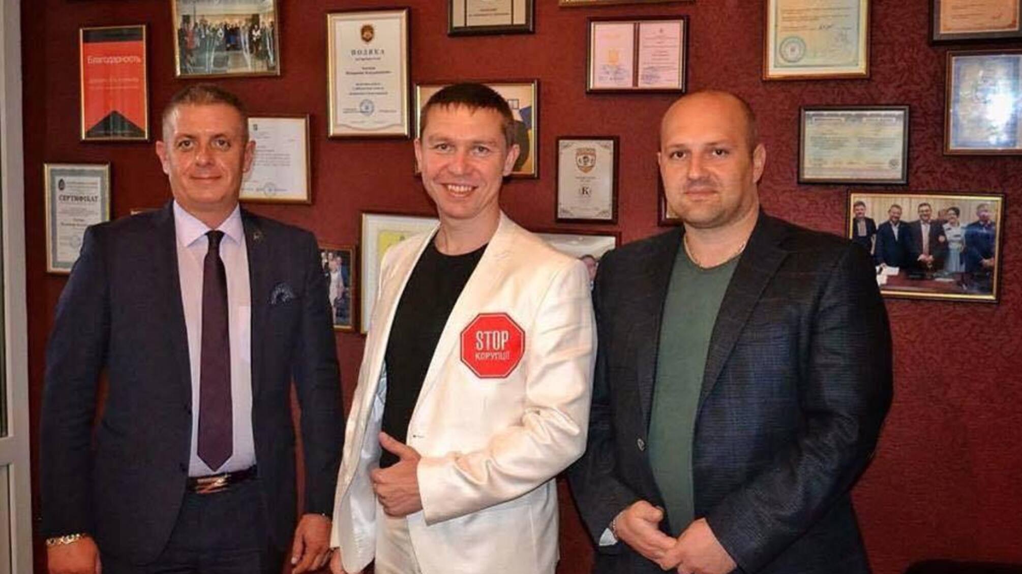 Клієнтам, які стикнулися з корупцією, адвокати радитимуть звернутися до 'Стоп корупції'