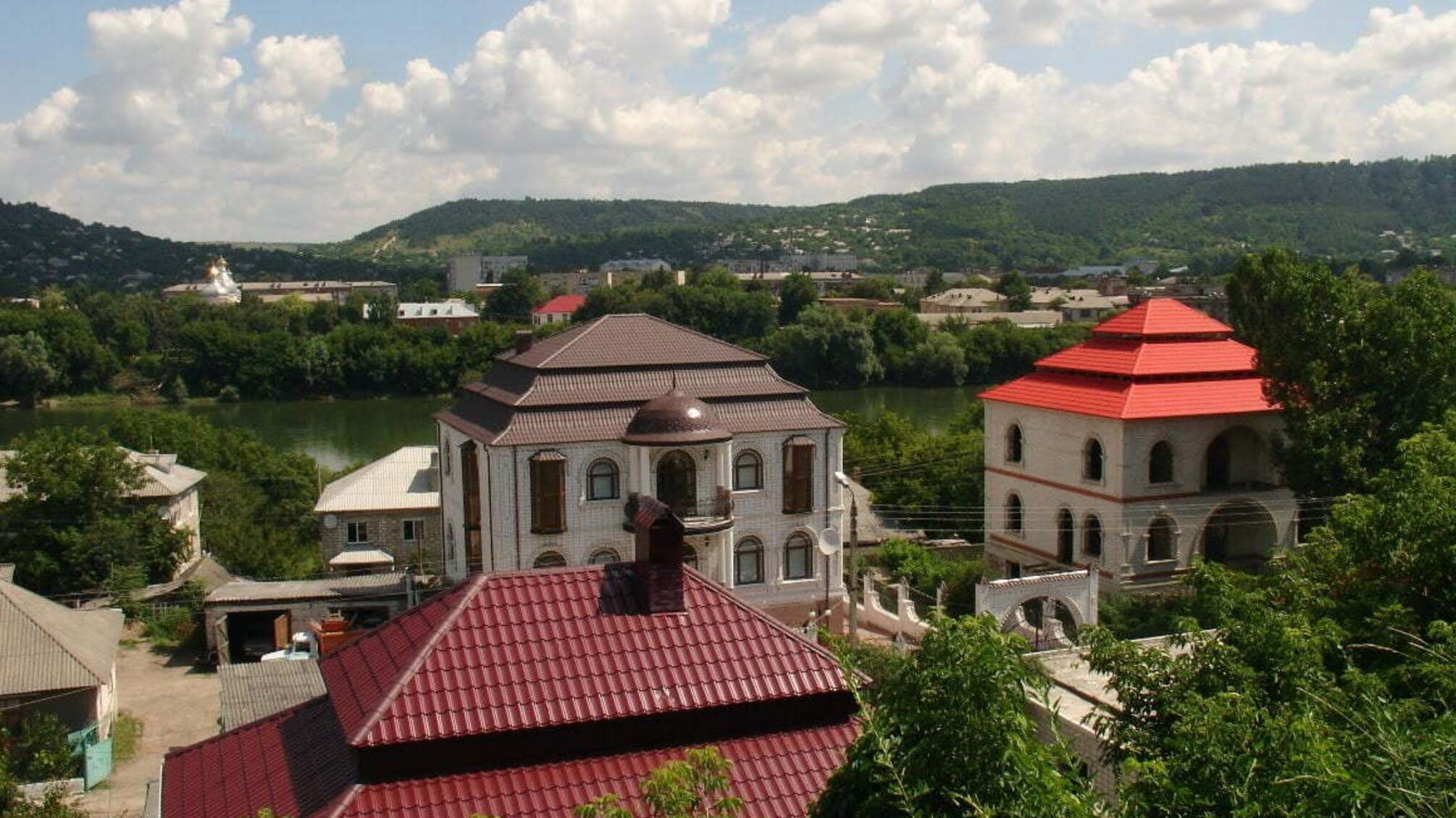 На Вінниччині активісти знайшли у секретаря міськради приховані статки