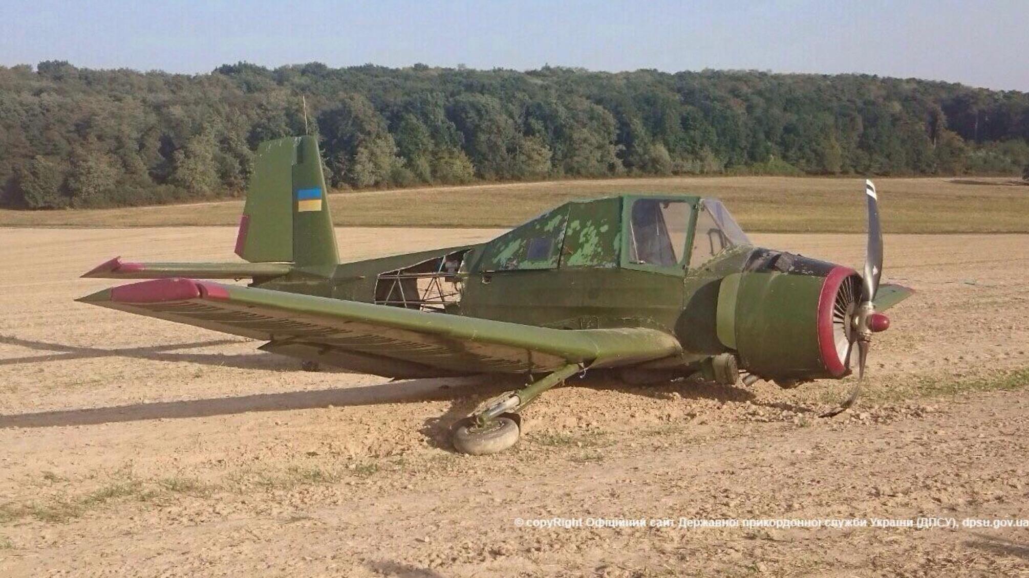 З Волині у Польщу контрабандисти літаком переправляли бурштин, цигарки та зброю