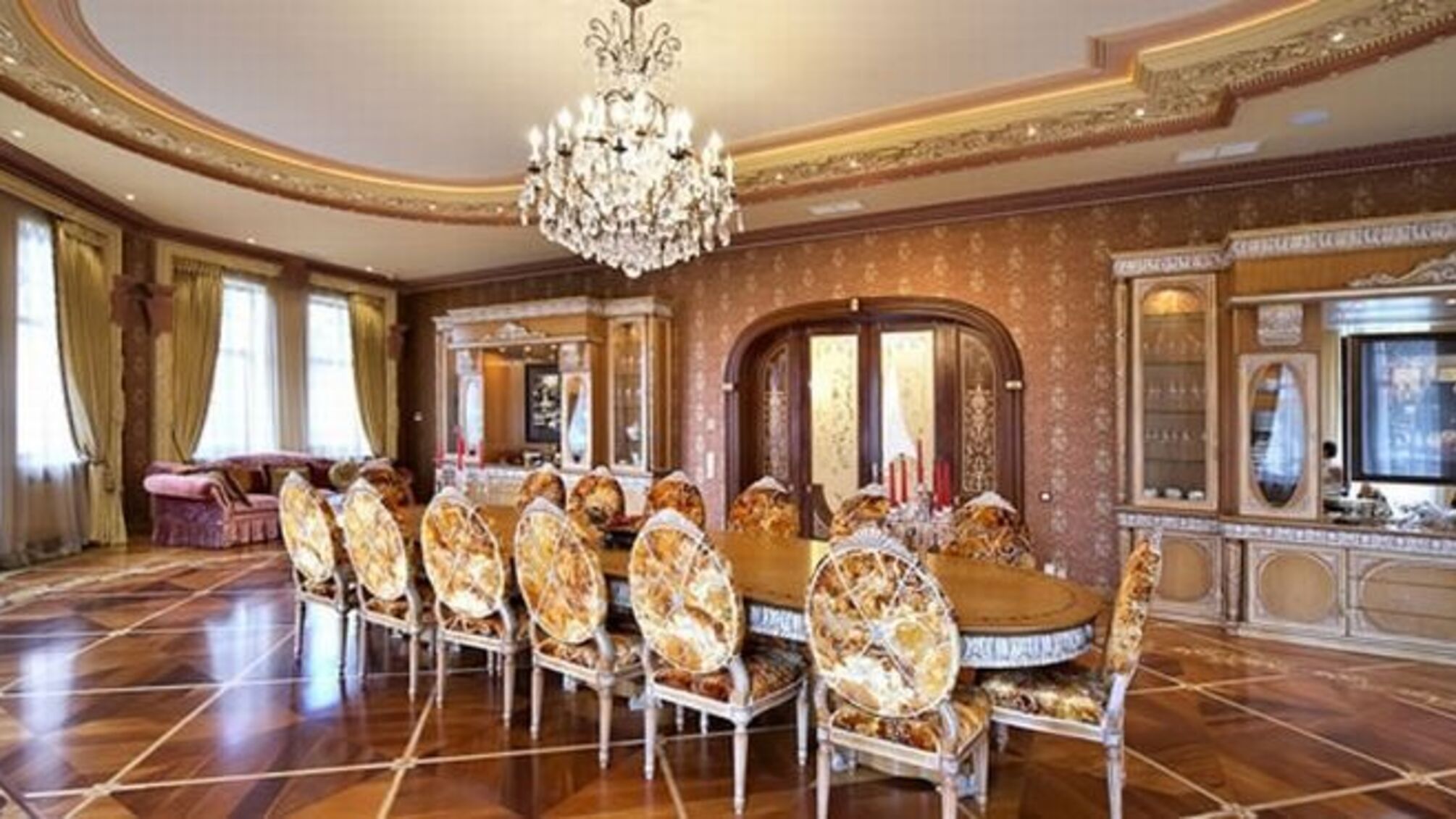 Прокурори-безхатьки дурять державу заради безкоштовного VIP-житла