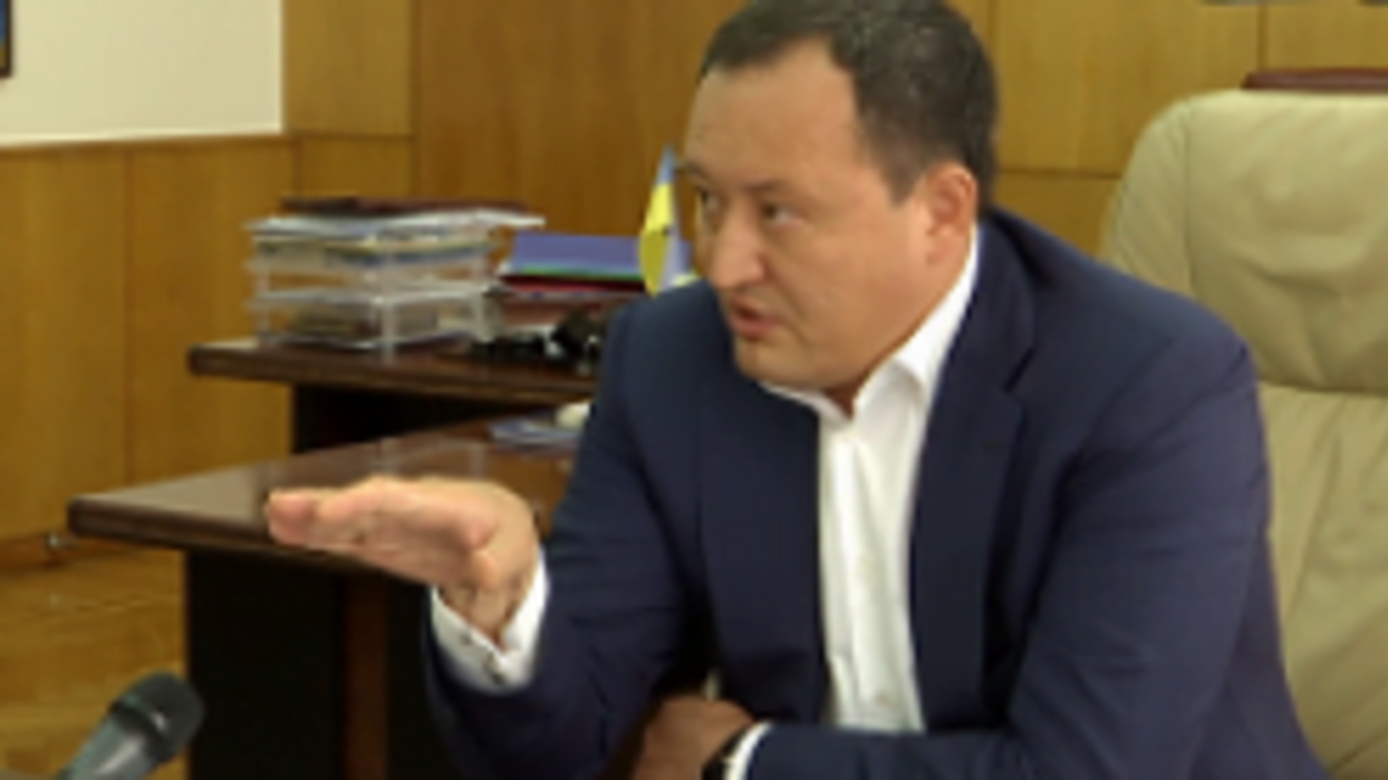 Кто провоцирует скандал против человека Президента?